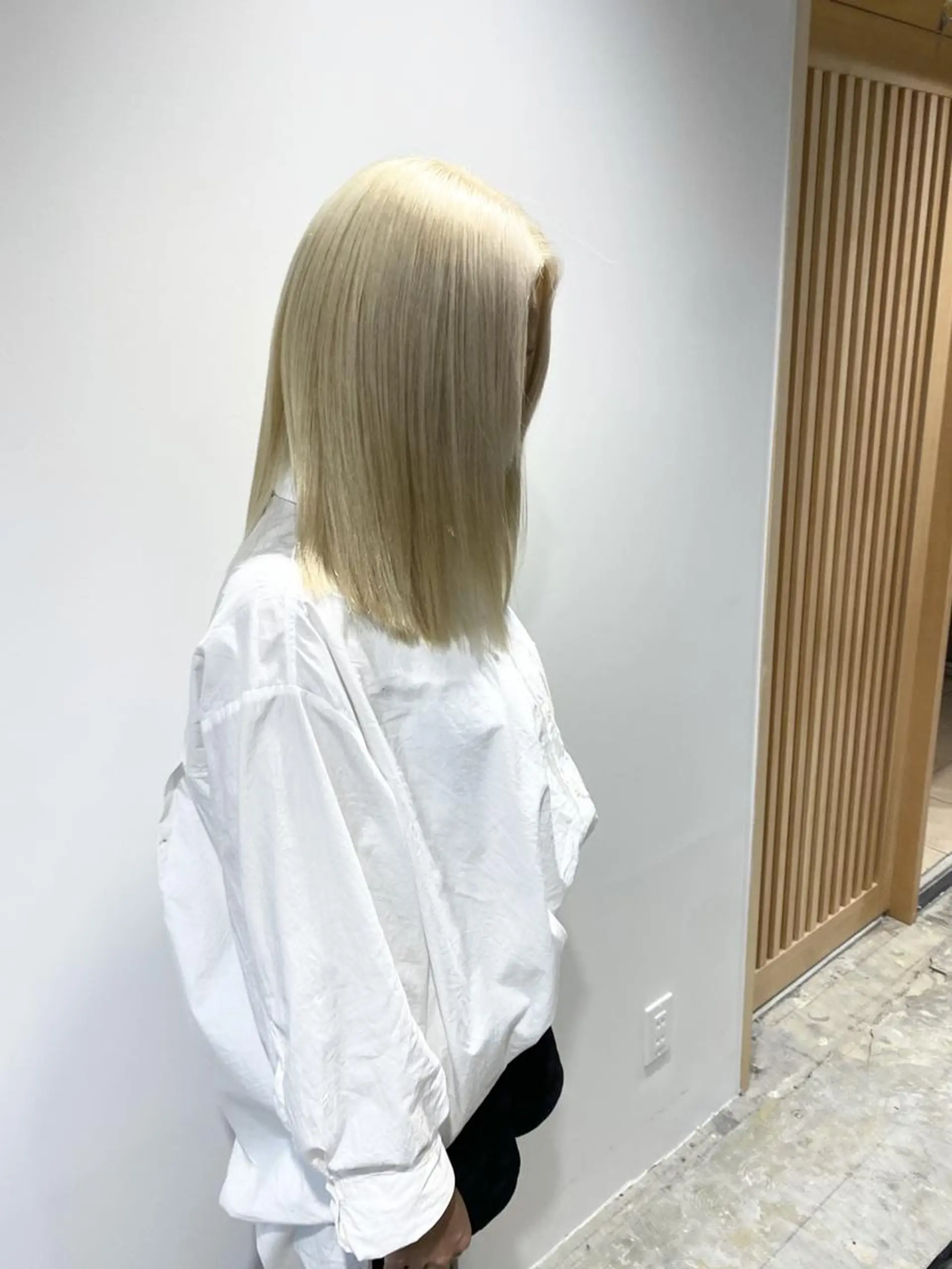 カラー 抜きっぱなしブロンド サイレント美容師 アイリィのヘアスタイル
