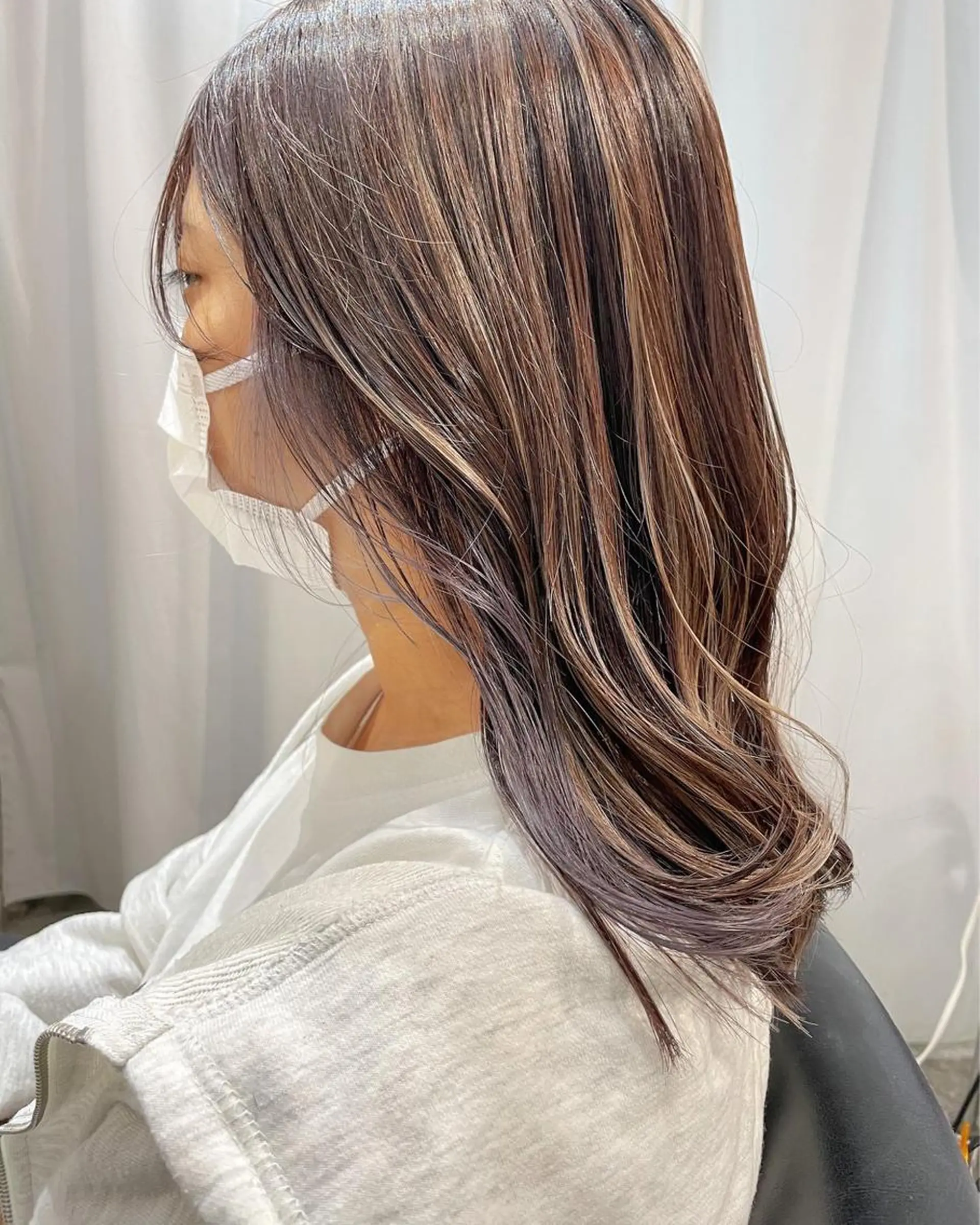 ミディアム パープルカラー くびれヘア 似合わせカット 小顔カット ヘアカラー トリートメント カラー得意【梅田】 瀧本友梨乃のヘアスタイル