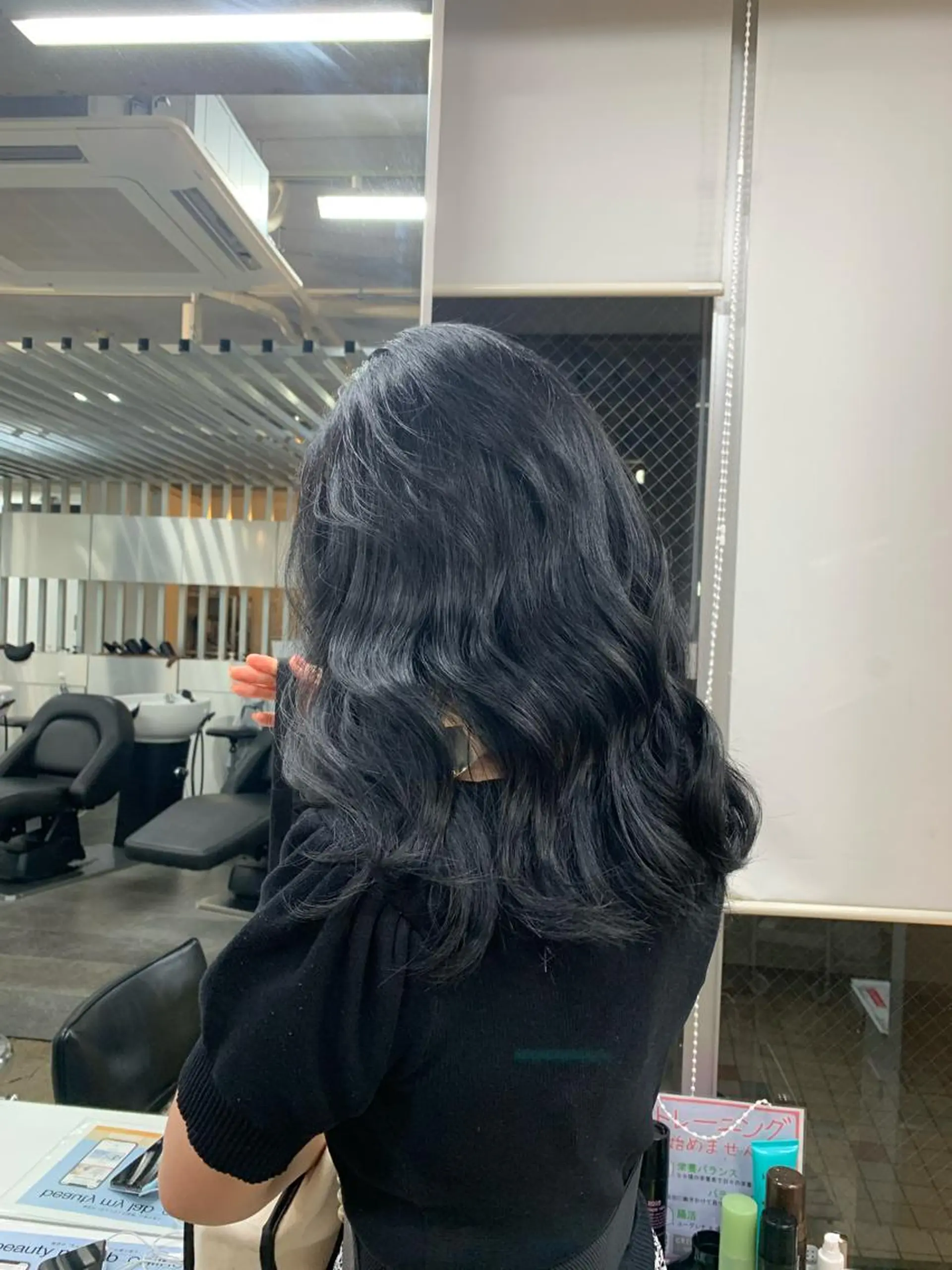 セミロング カラー ブリーチ ブルーカラー fit /HONOKAのヘアスタイル