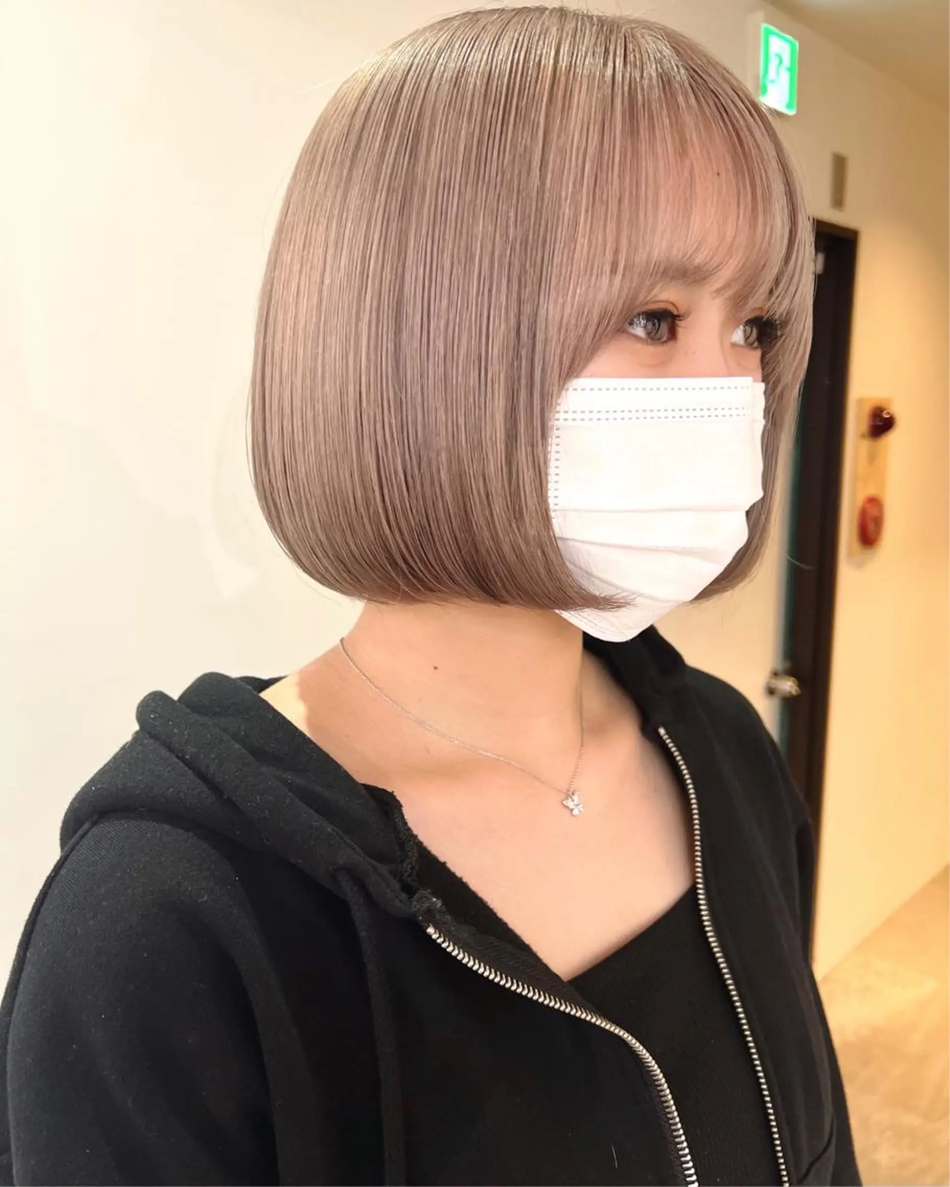 ショート カラー 切りっぱなしボブ ボブ RAIMA ケアハイトーンのヘアスタイル