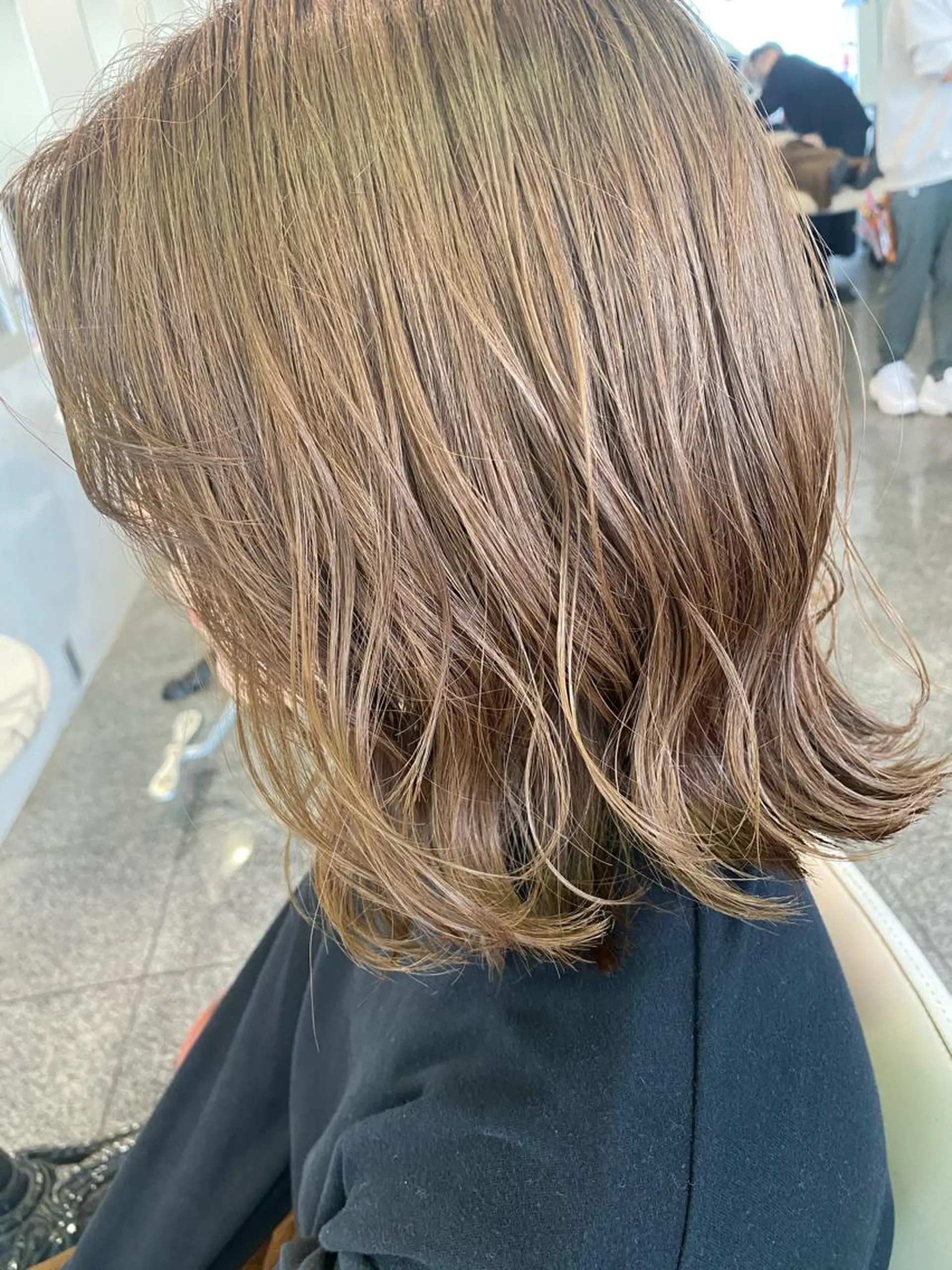 ミディアム 大森 有紗のヘアスタイル