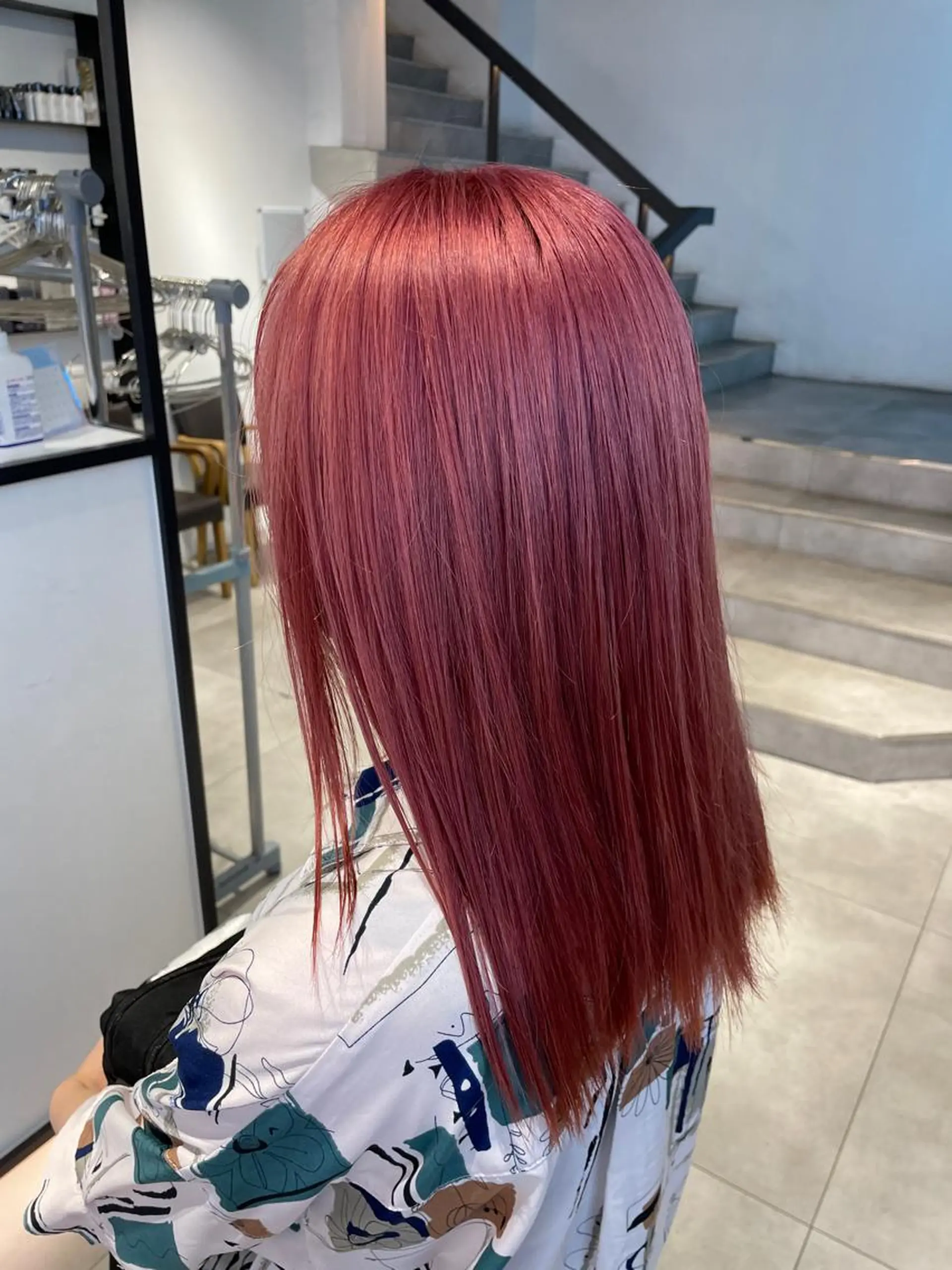 セミロング カラー ヘアカラー トリートメント 切りっぱなしボブ レイヤー/縮毛矯正のヘアスタイル