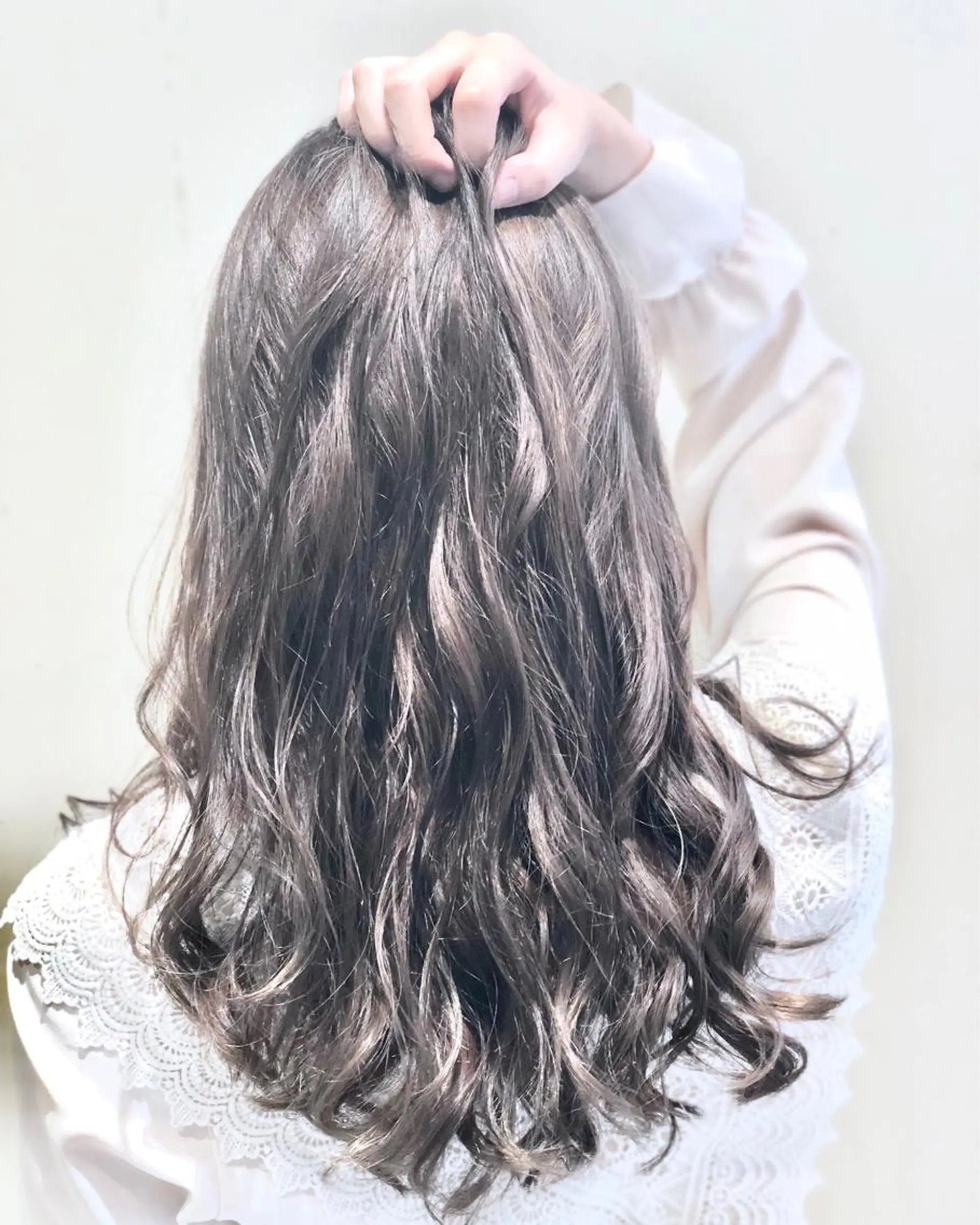 セミロング カラー パーマ ヘアアレンジ セミロングパーマ アッシュ バレイヤージュ 黒髪 ブリーチ 【ツヤ髪美容師】 ツダケイスケのヘアスタイル