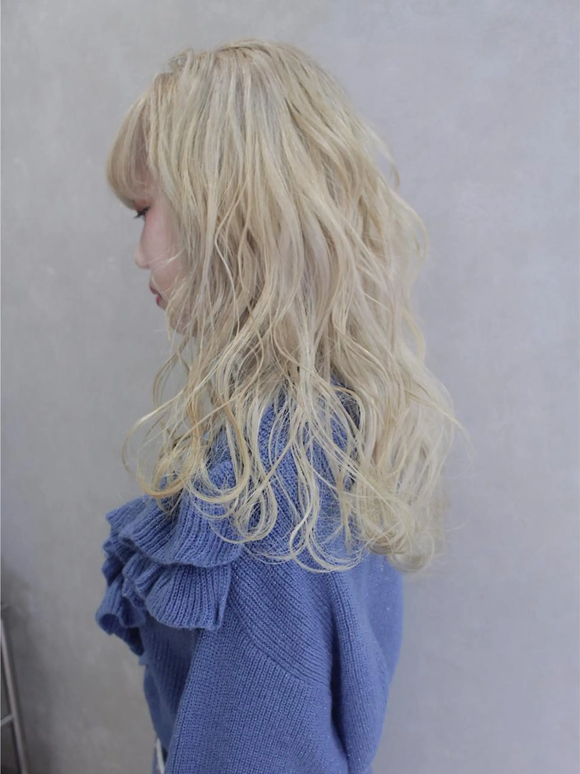 セミロング カラー ヘアアレンジ ブロンド 外国人風カラー ヘアカラー トリートメント lani ブリーチ /ダブルカラーのヘアスタイル