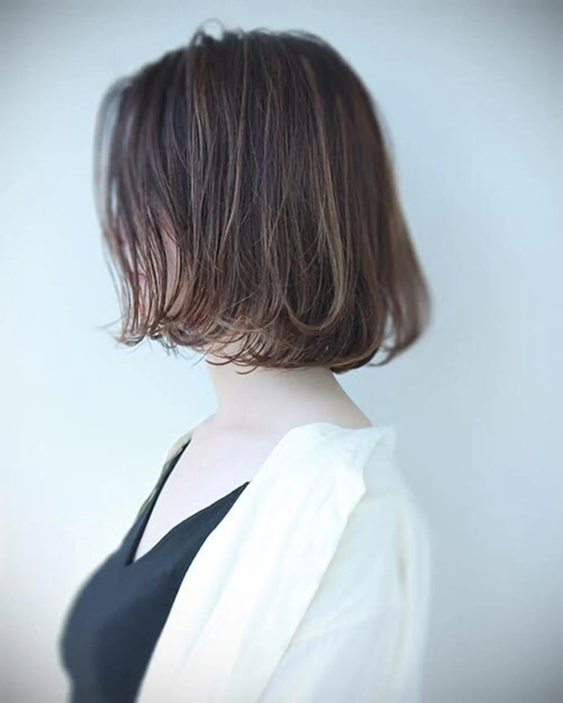 ショート ボブ ハイライト 菅野 恵のヘアスタイル