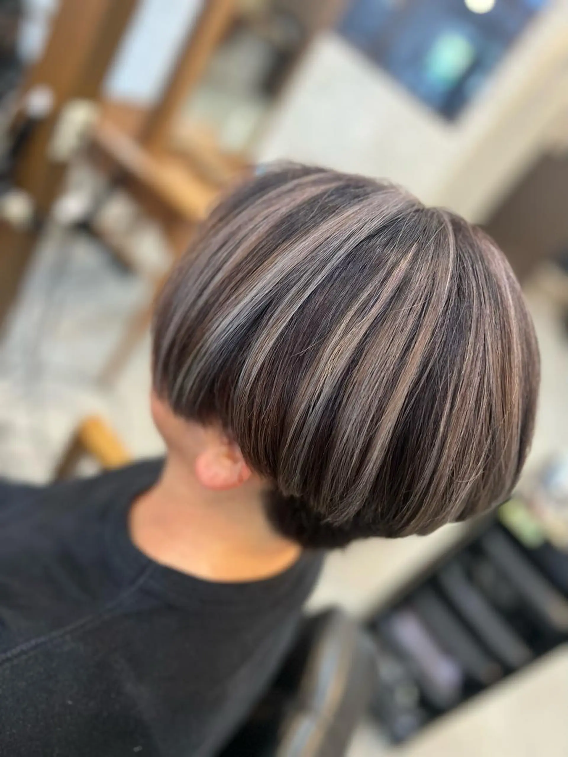 ショート カラー ブリーチ ハイライトカラー ハイライト ヘアカラー トリートメント Style Tのヘアスタイル