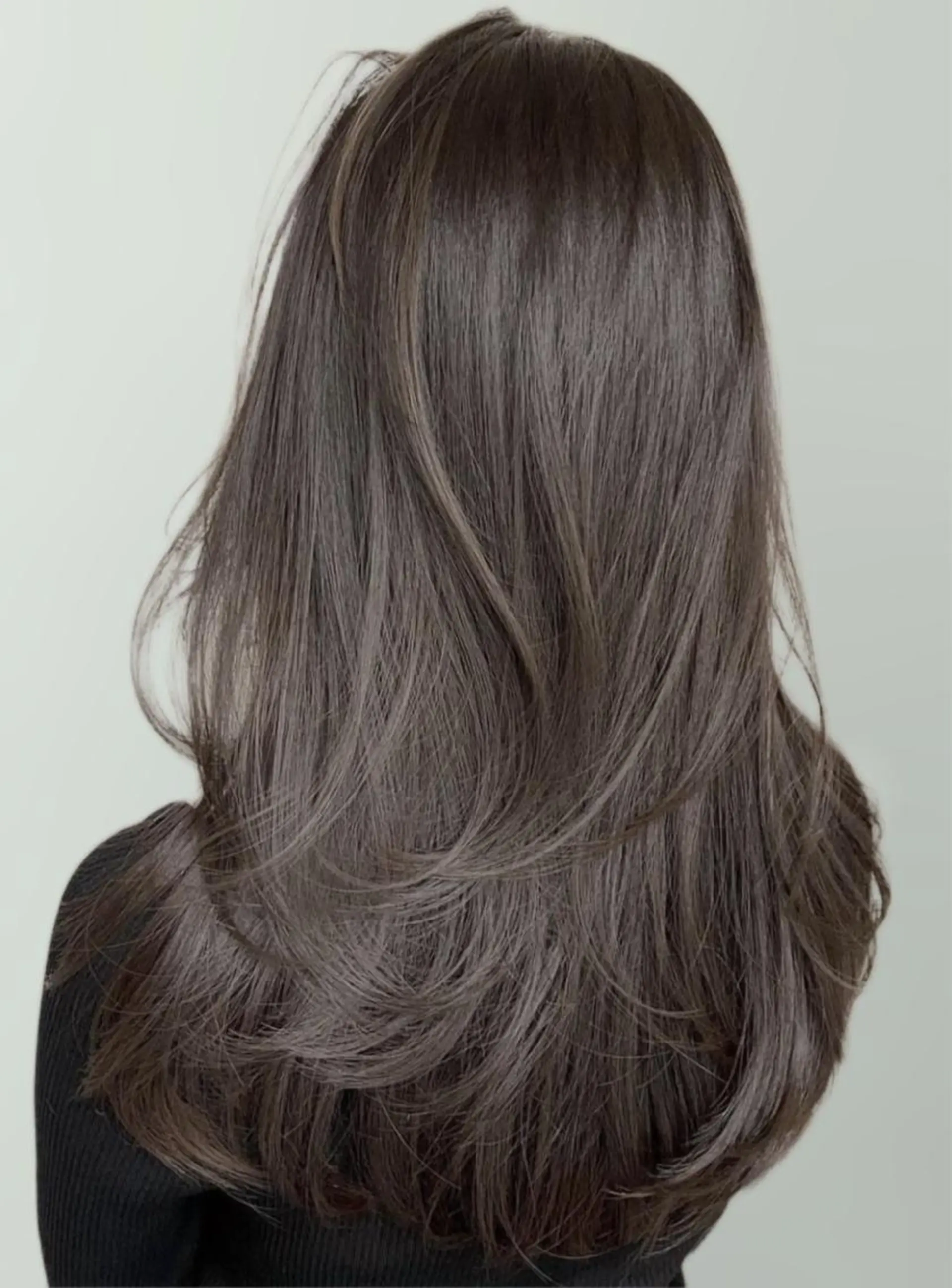 セミロング カラー ベージュカラー ブリーチ イヤリングカラー 韓国風カラー ブリーチなしカラー カット ヘアカラー トリートメント 鈴木 一貴のヘアスタイル