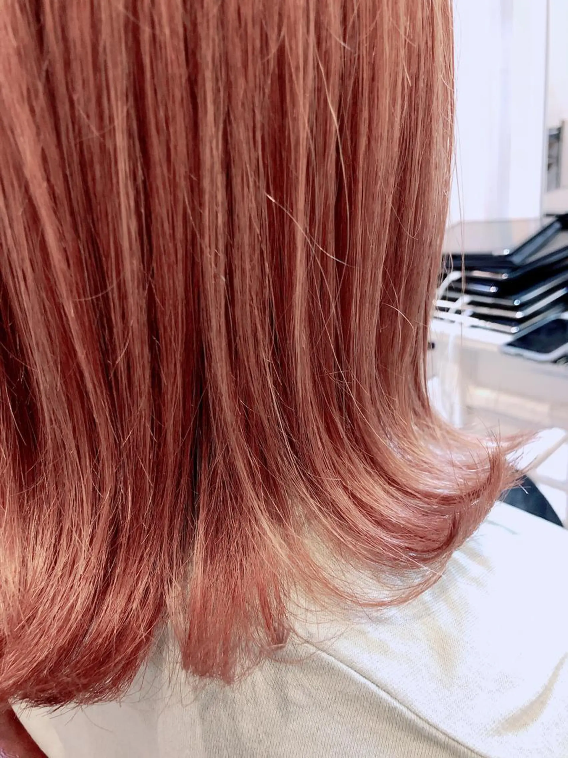 ミディアム カラー 出雲 莉奈のヘアスタイル