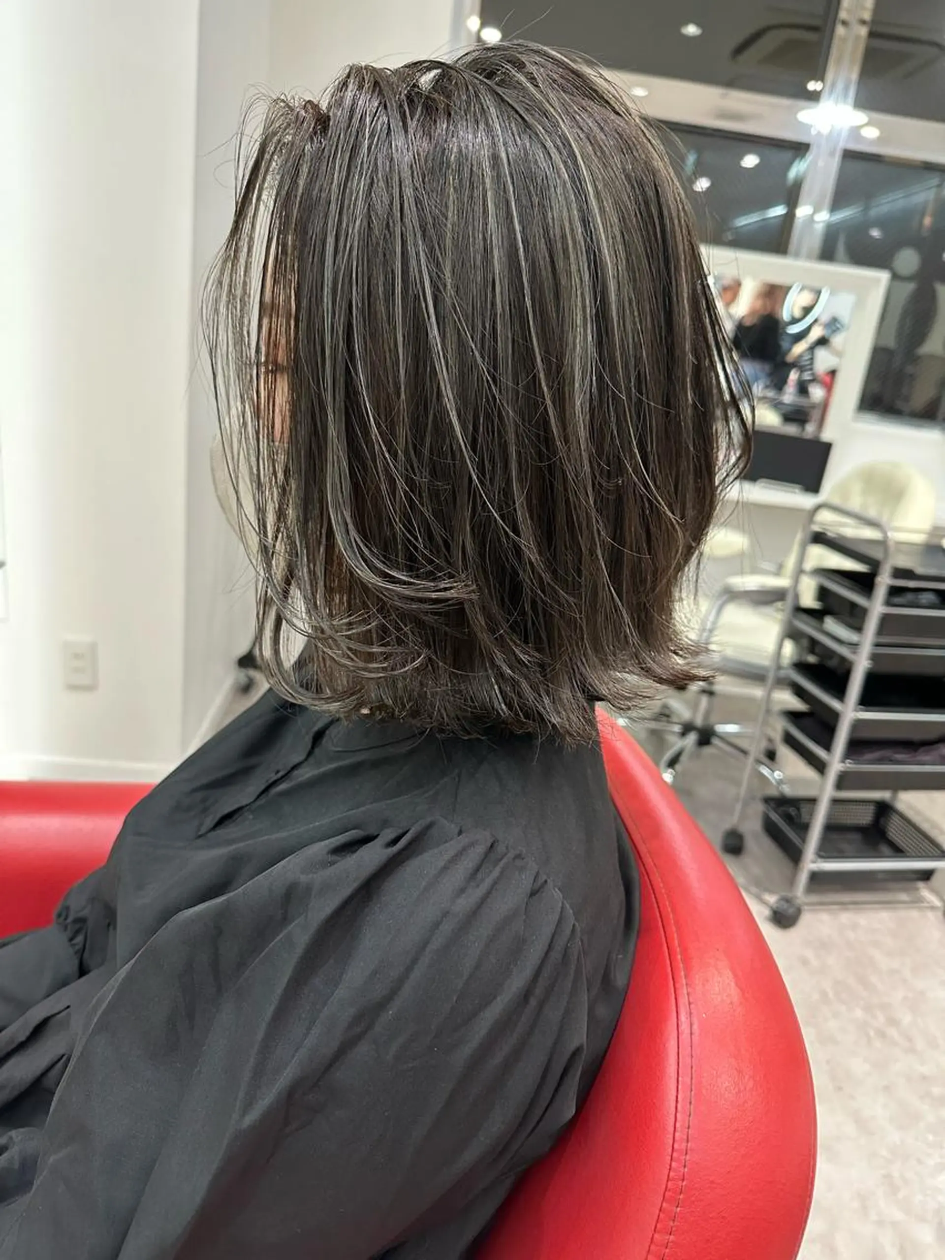 ミディアム Merlyosaka 早川未来のヘアスタイル