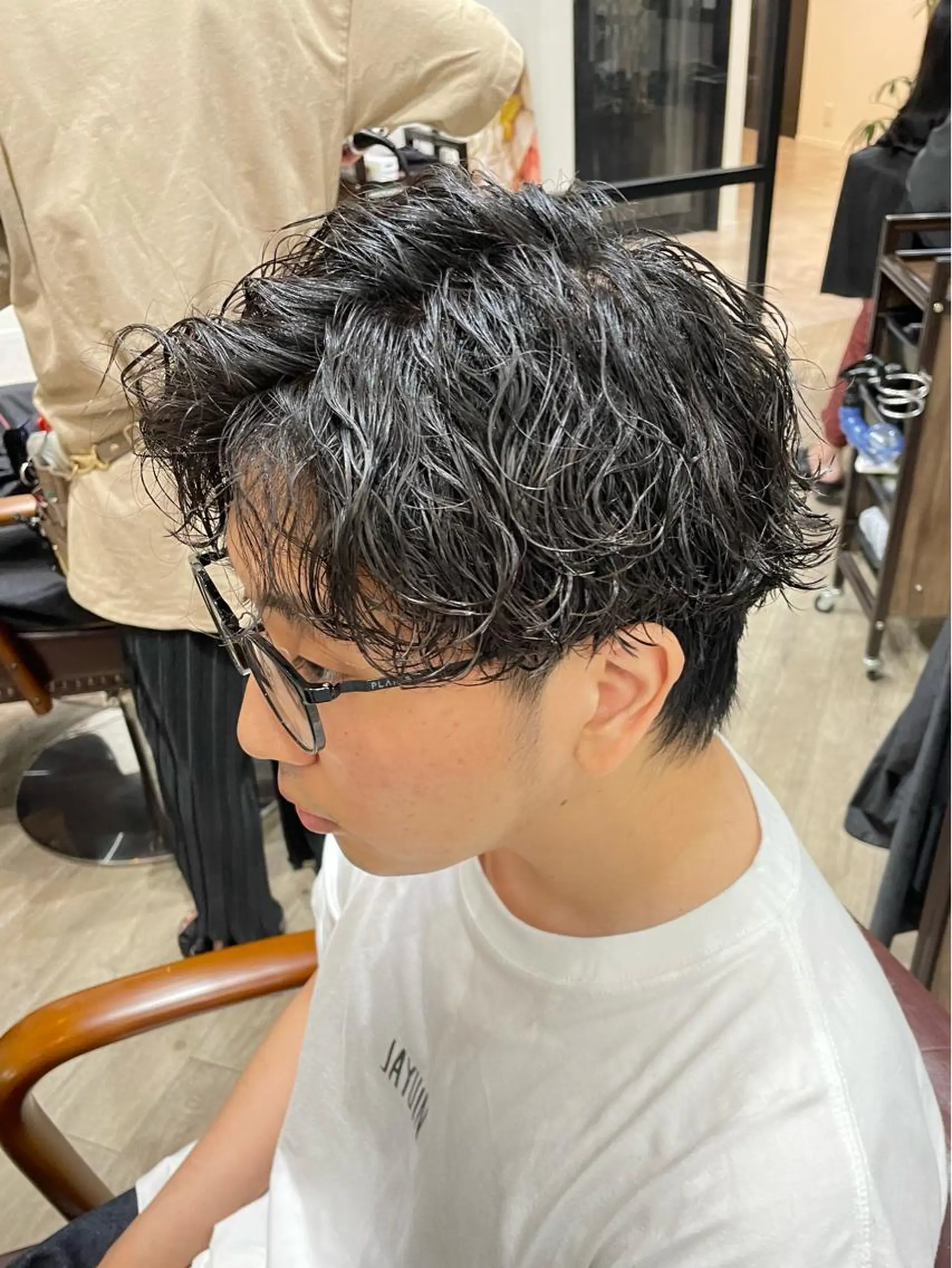 ミディアム パーマ メンズ ミディアムパーマ メンズパーマ 波巻きパーマ メンズ特化 /KAKERUのヘアスタイル