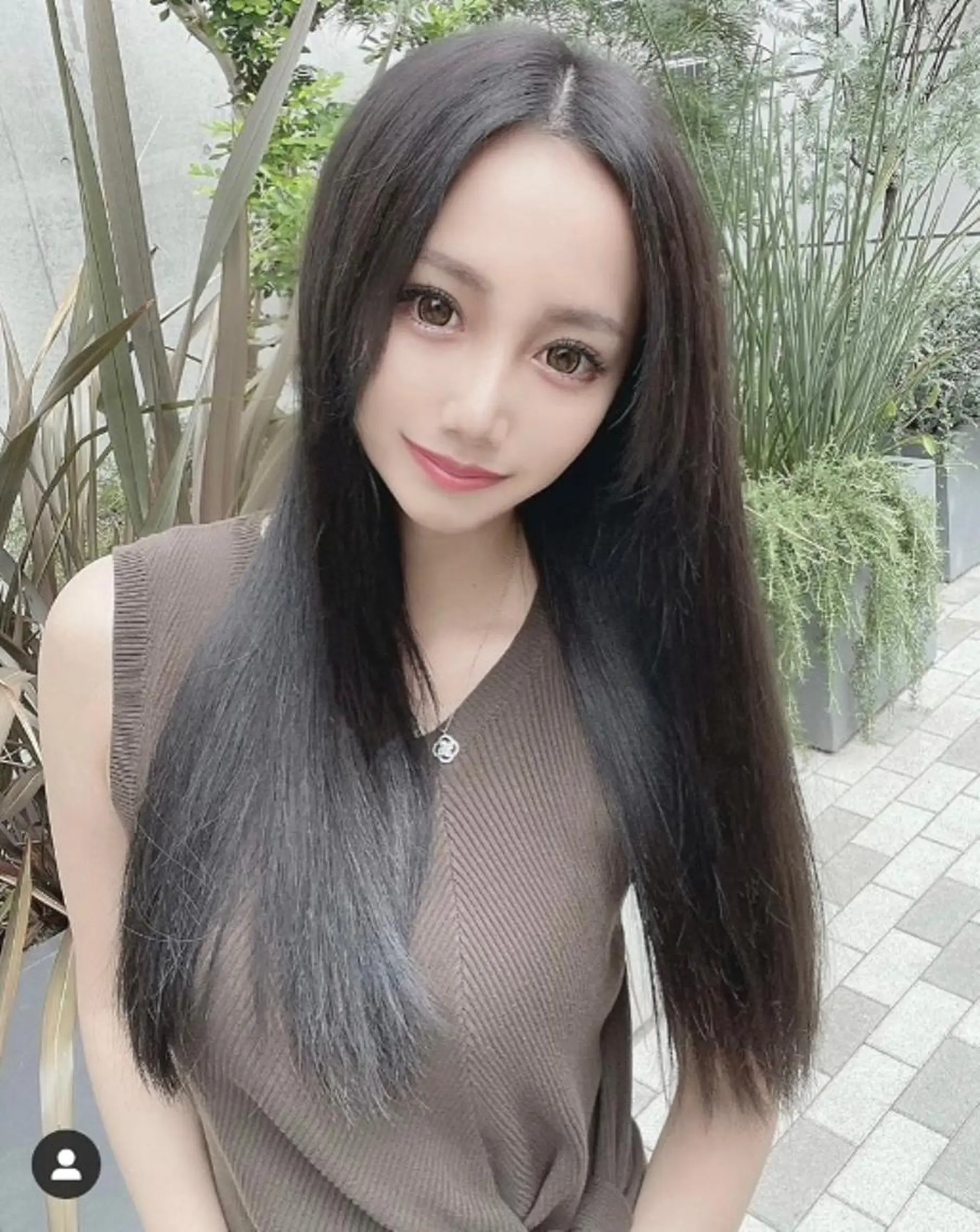 ロング カラー ヘアアレンジ アッシュ ベージュカラー 黒髪 ブルーカラー ブルーグレー カット 縮毛矯正 トリートメント vizz by el yts 北谷エクステのヘアスタイル