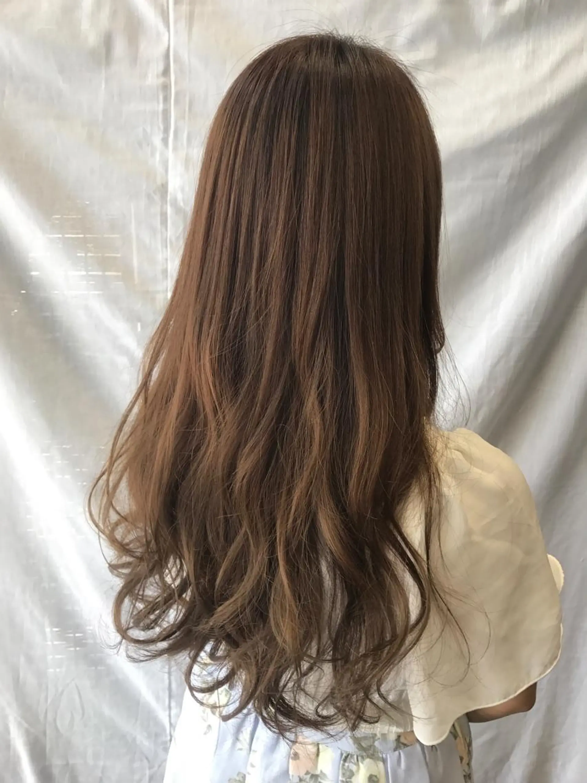 ロング 沢田 瞳のヘアスタイル