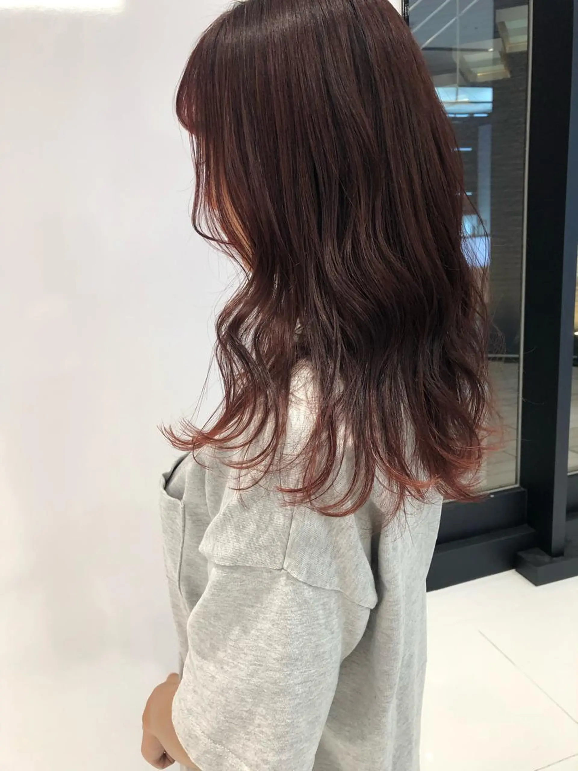 ロング カラー ブリーチ ブリーチなしカラー レッドカラー keen吉祥寺所属・相川 愛実のヘアスタイル