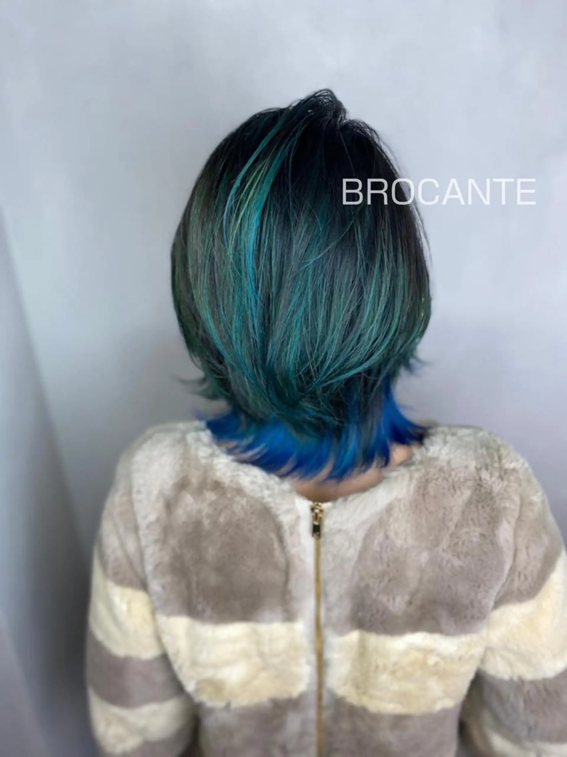 ミディアム カラー バレイヤージュ ブルーカラー エメラルドグリーン インナーカラー レイヤーカット ヘアカラー BROCANTE立川 karasawa.nのヘアスタイル