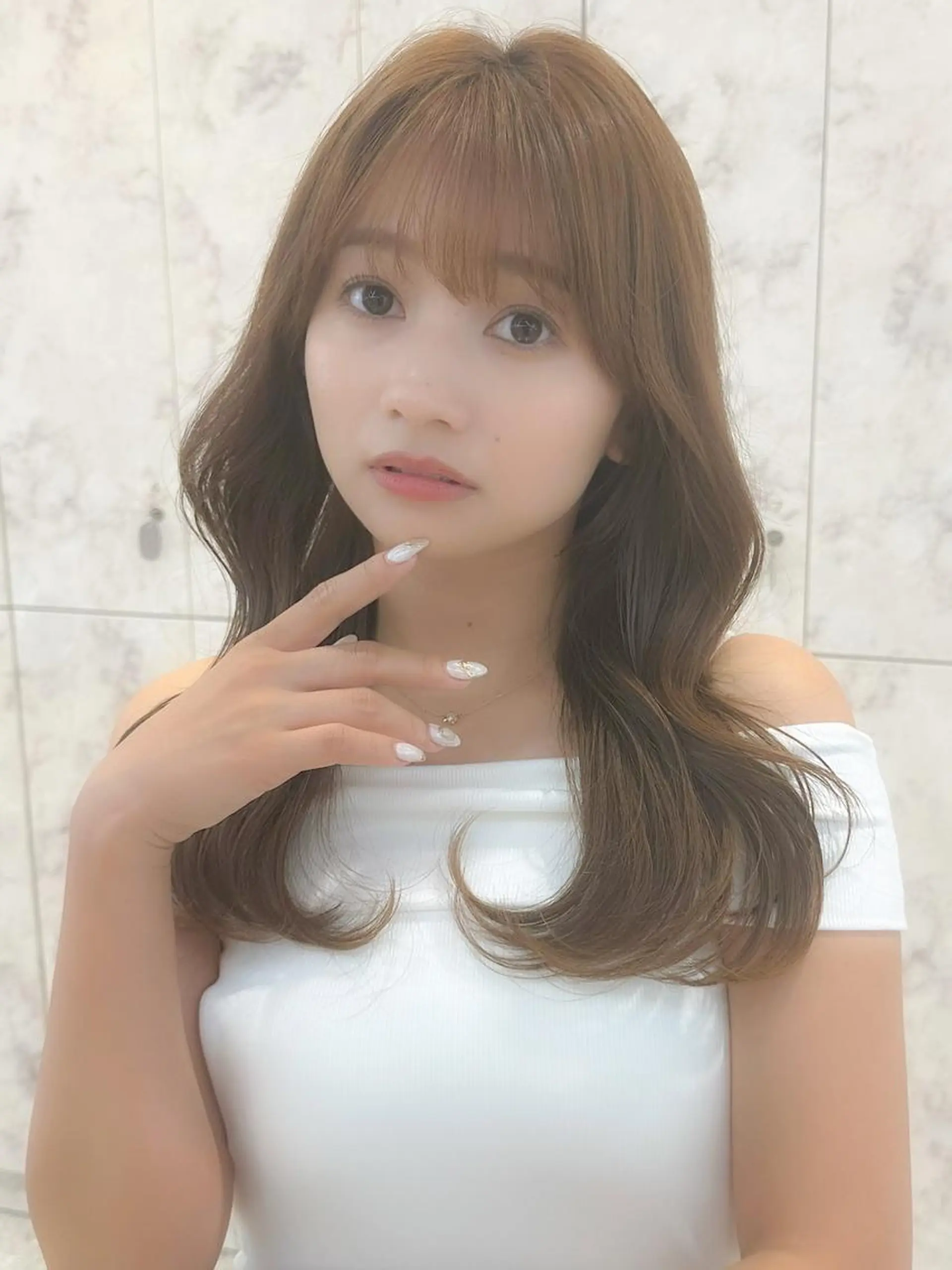 セミロング シールエクステ セミロングパーマ エクステ ハイライト 髪質改善 カット トリートメント 新宿/韓国風レイヤー 髪質改善/渋谷直樹のヘアスタイル