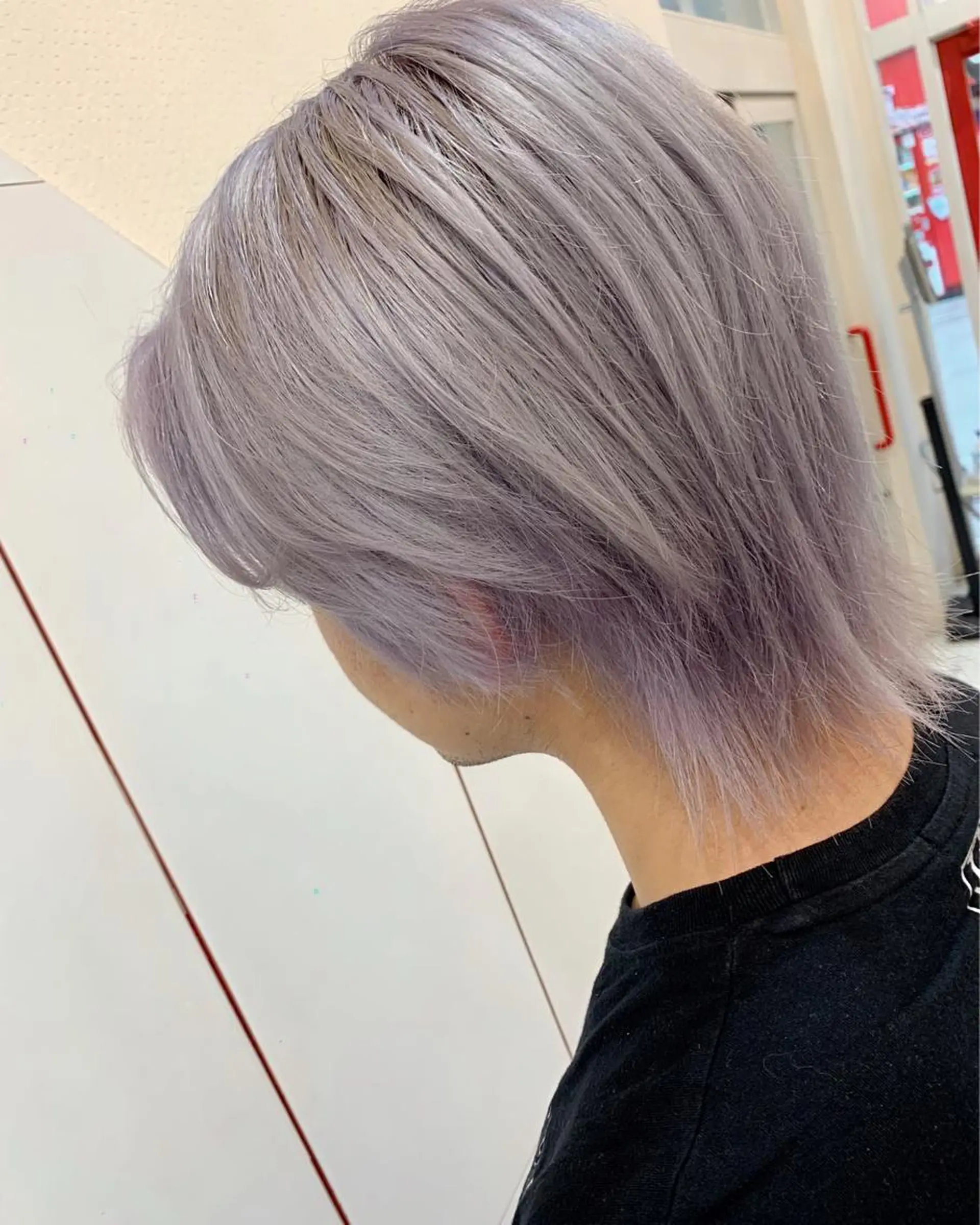 ミディアム ヘアアレンジ 今村公介 ブリーチ特化、派手髪のヘアスタイル