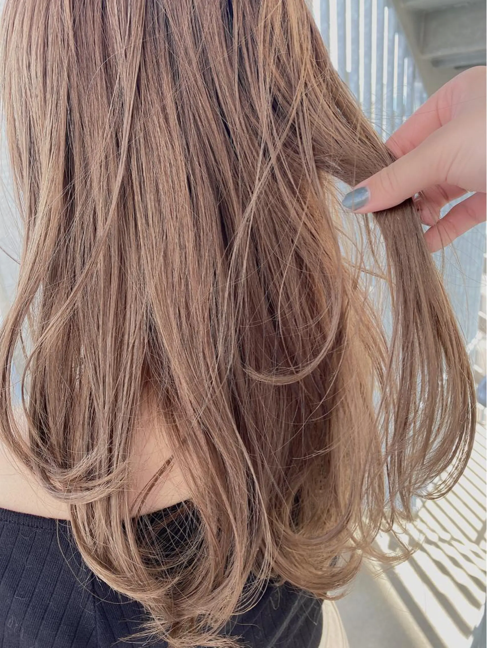 セミロング カラー ベージュカラー nailist mana𖤐´-のネイルデザイン