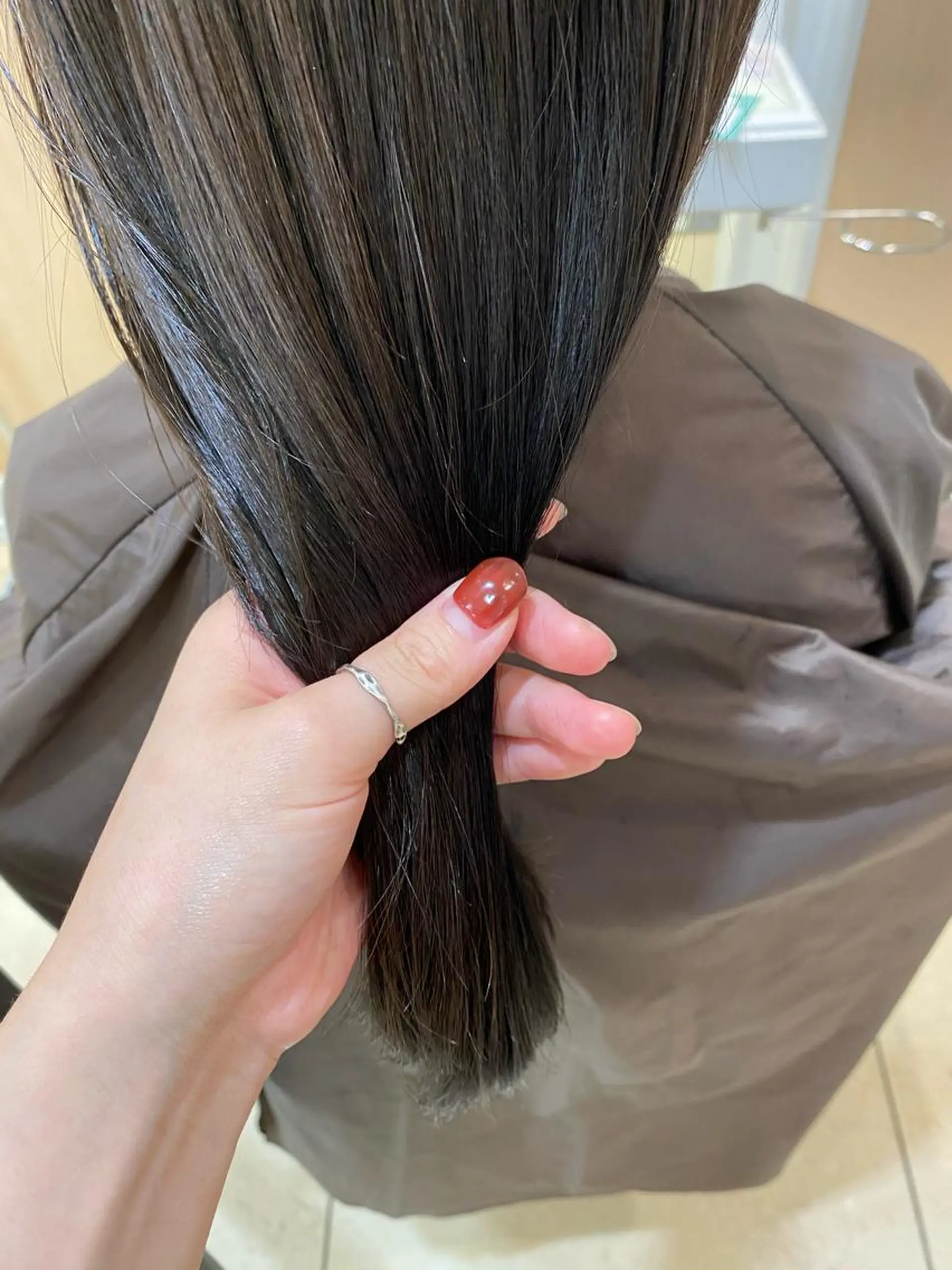 ロング カラー ダークグレー ダークグレージュ グレージュ Ash中目黒店 榊間茜のヘアスタイル