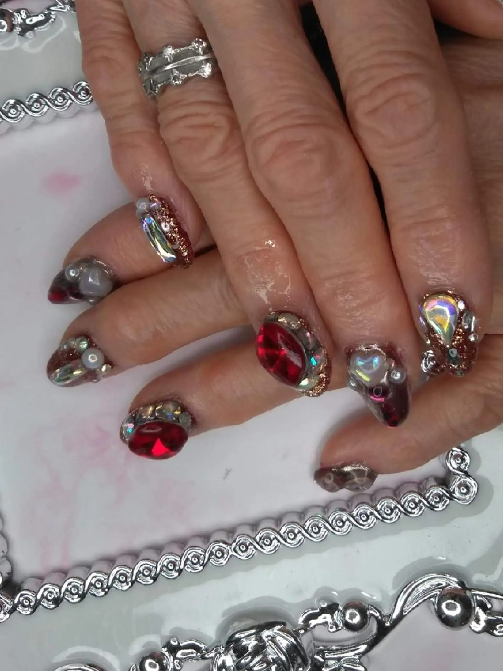 ネイル エステとネイル ローズコンフォートのネイルデザイン