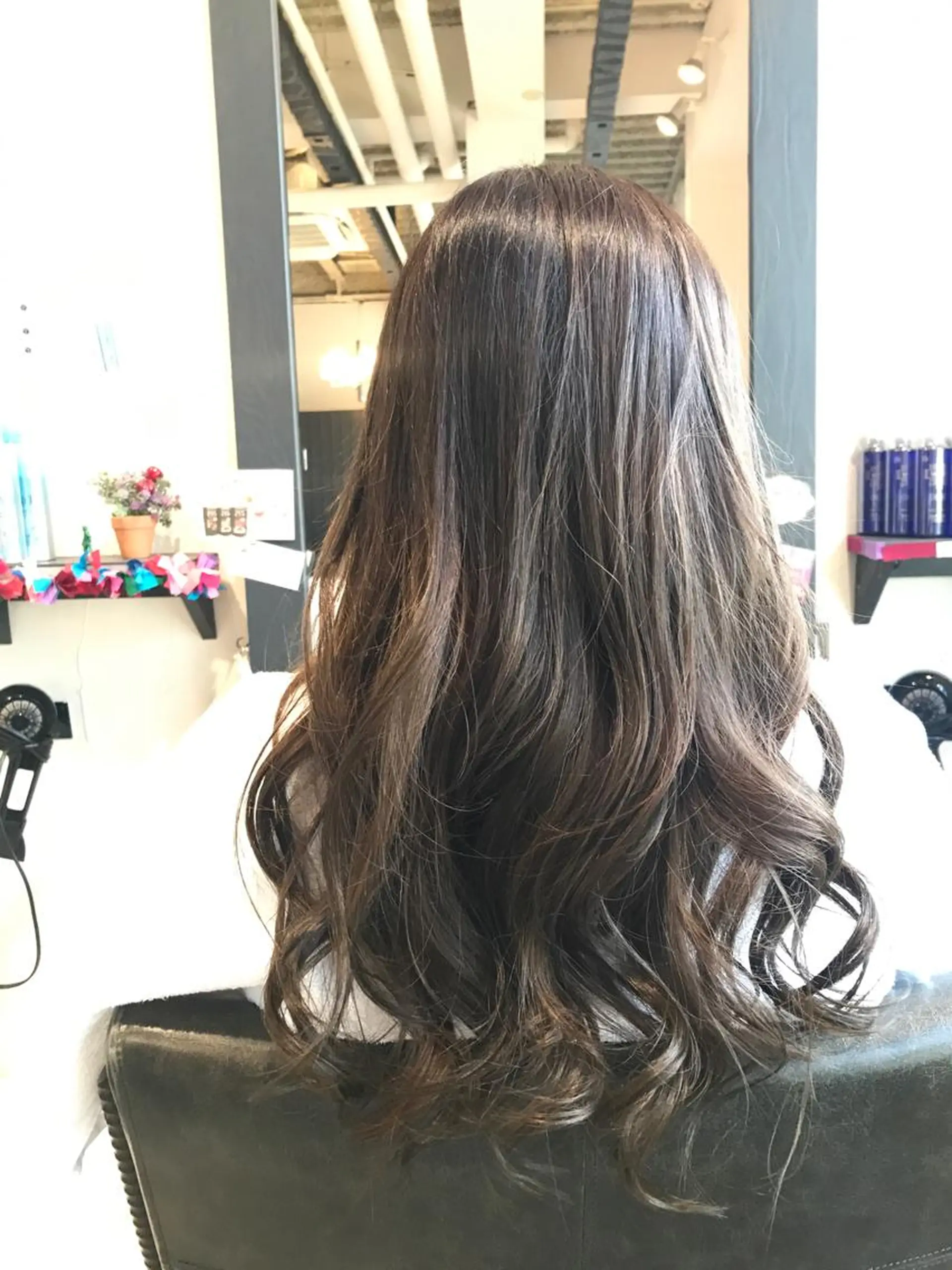 ロング カラー パーマ 水原 恵莉香のヘアスタイル