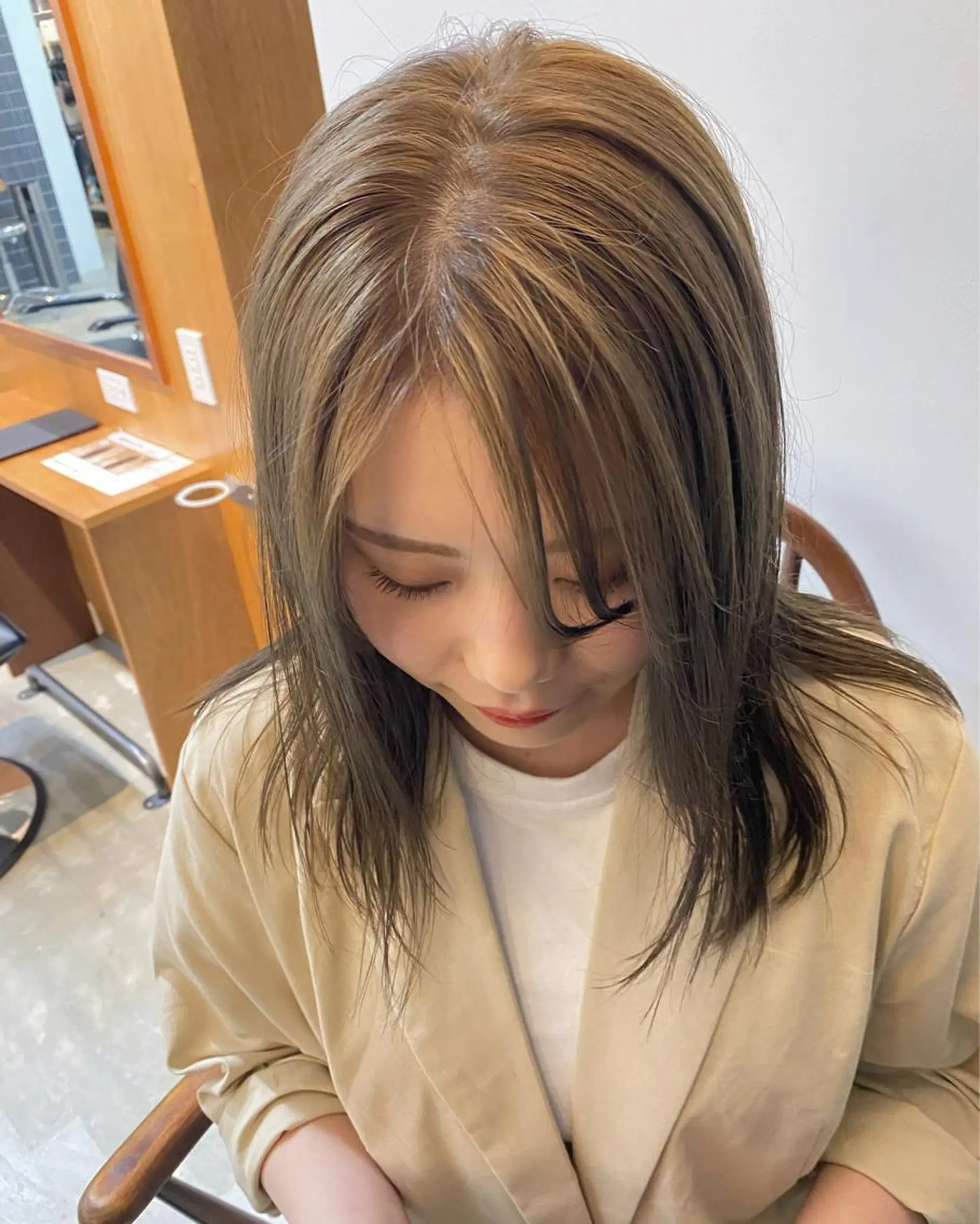 ミディアム カラー 砂原 ひよりのヘアスタイル