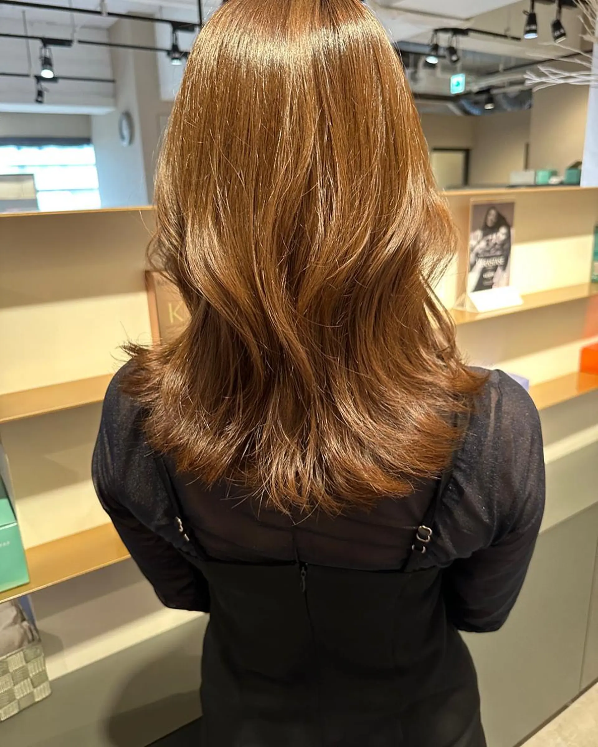 セミロング カラー grace by afloat所属・平尾 樹里のヘアスタイル