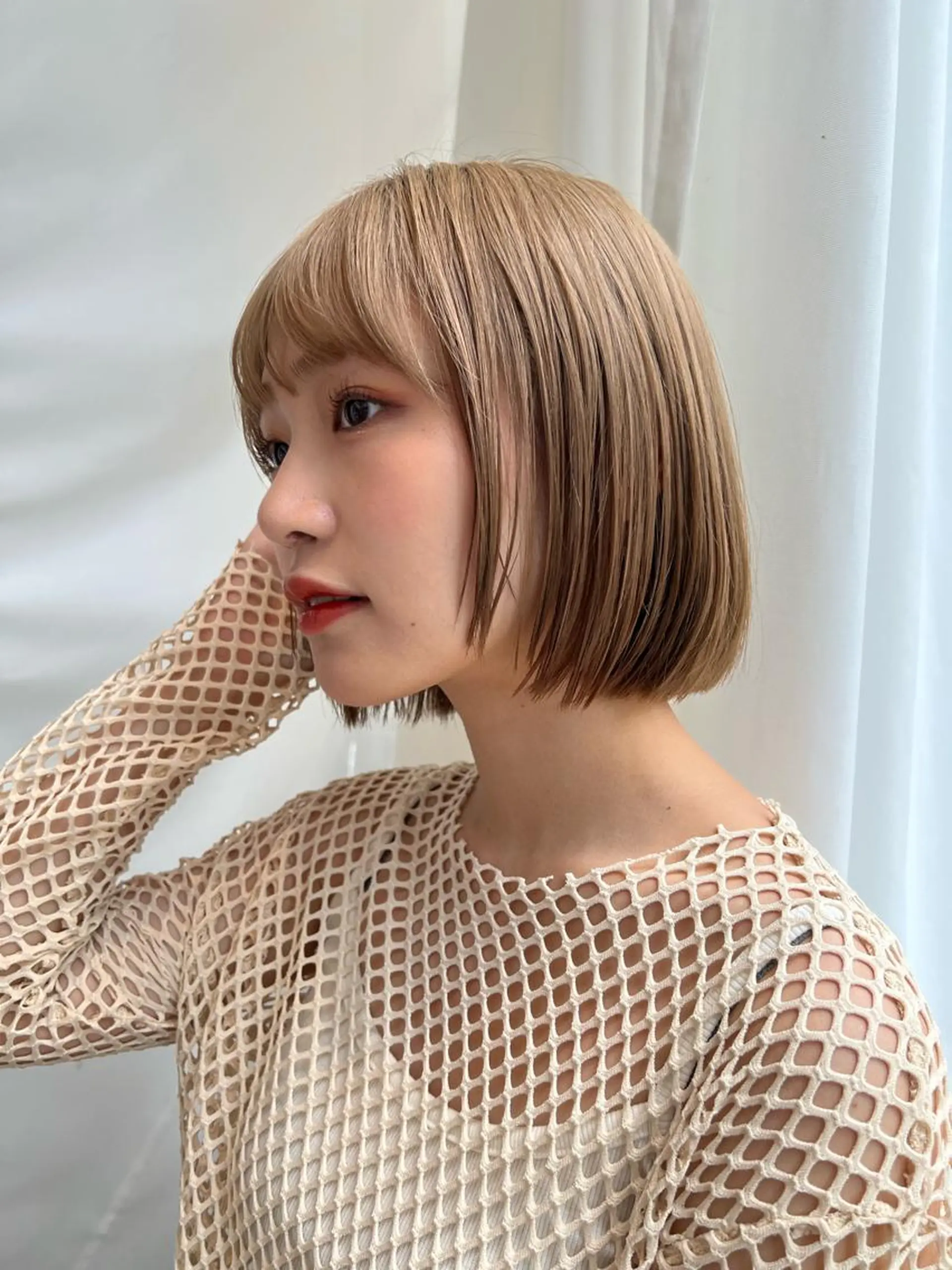 ミディアム カラー ヘアアレンジ ベージュカラー 透明感カラー グレージュ ボブ レイヤー専門家 ダブルカラー修のヘアスタイル