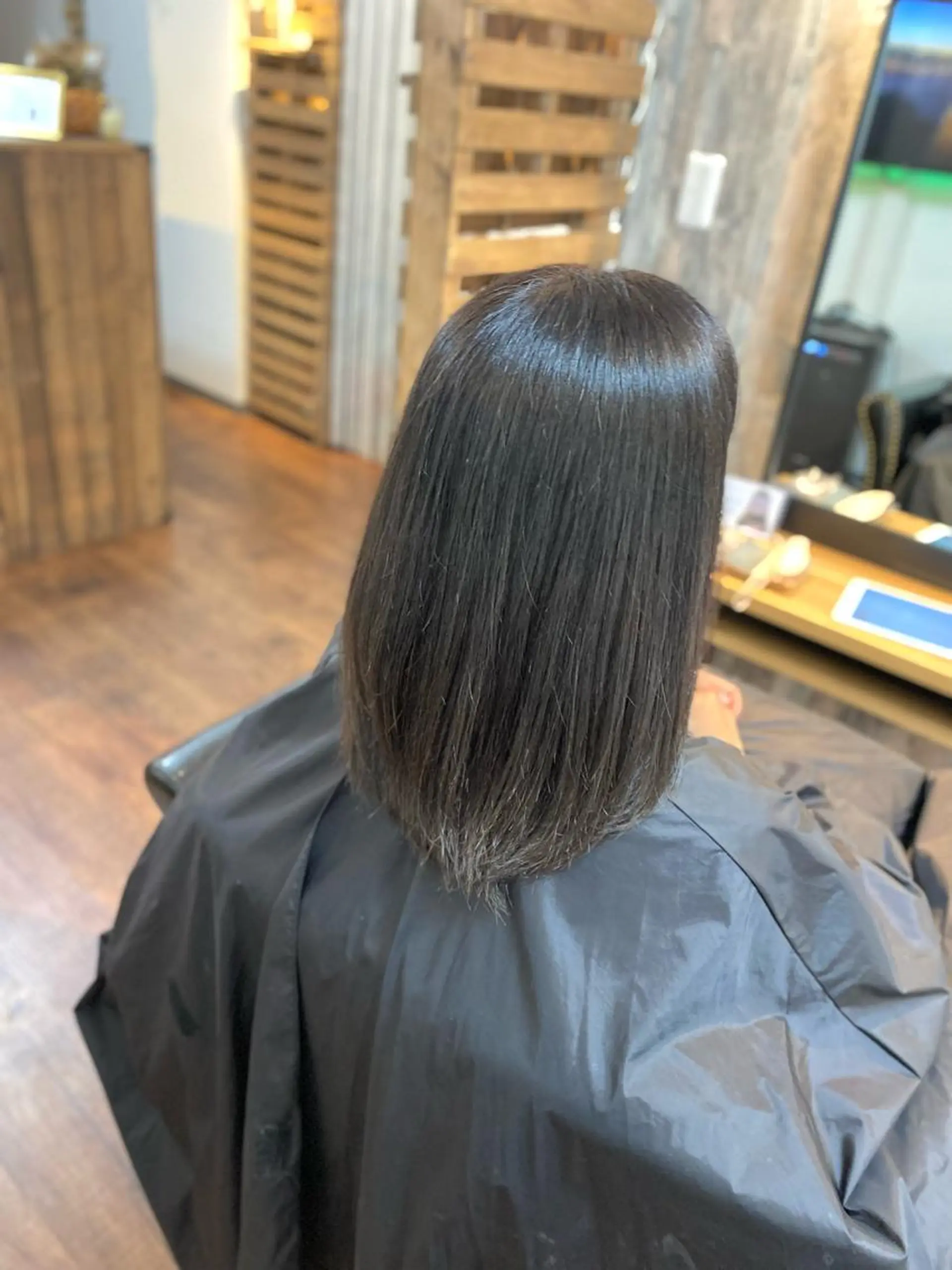 ミディアム カラー 透明感カラー カット ヘアカラー トリートメント Luzir⭐︎ GEN⭐︎のヘアスタイル