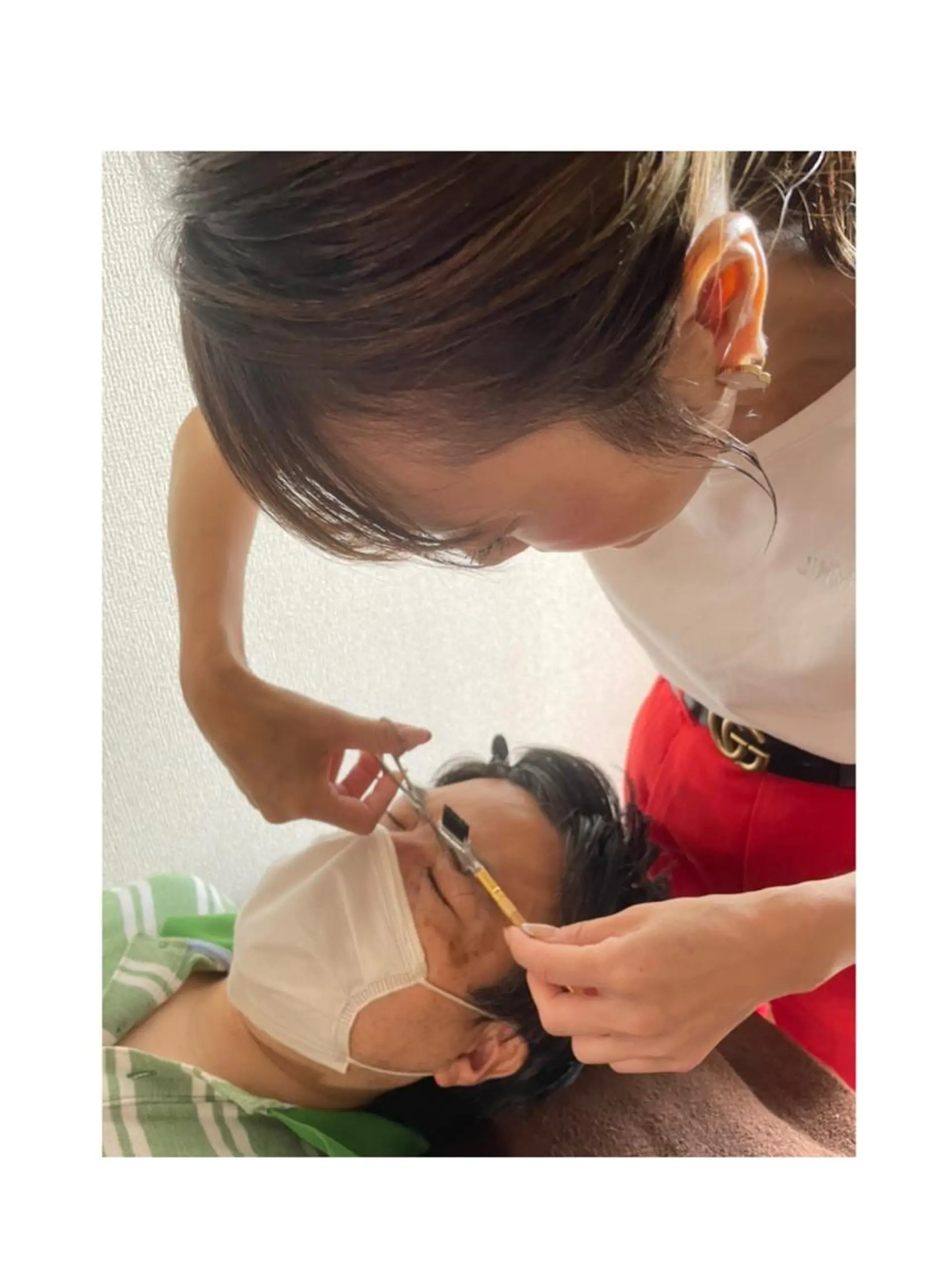 アイブロウ ハーブピーリング/韓国肌管理/フェイシャル/毛穴洗浄/眉毛/顔脱毛【糸脱毛専門】rev所属・ハーブピーリング専門 毛穴洗浄❤️眉waxのエステ・リラクイメージ