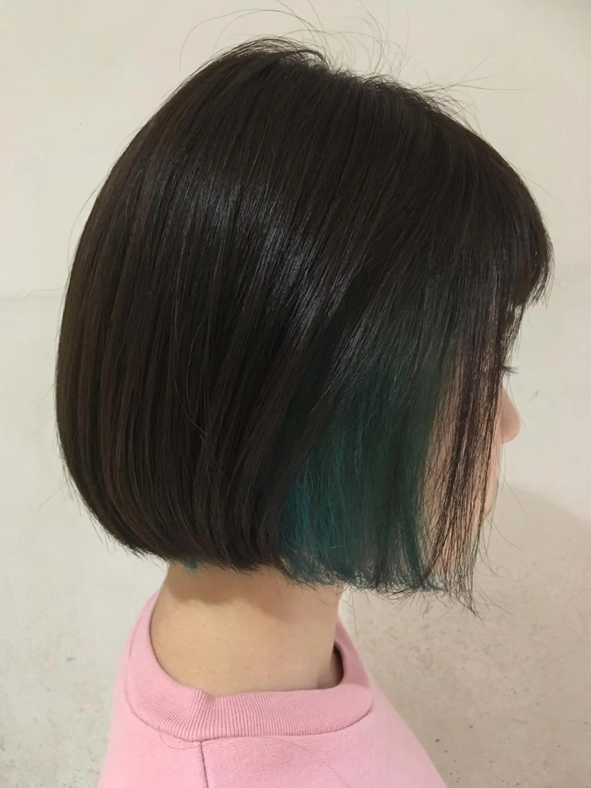 ショート カラー インナーカラー カット ヘアカラー 吉村 絢乃のヘアスタイル