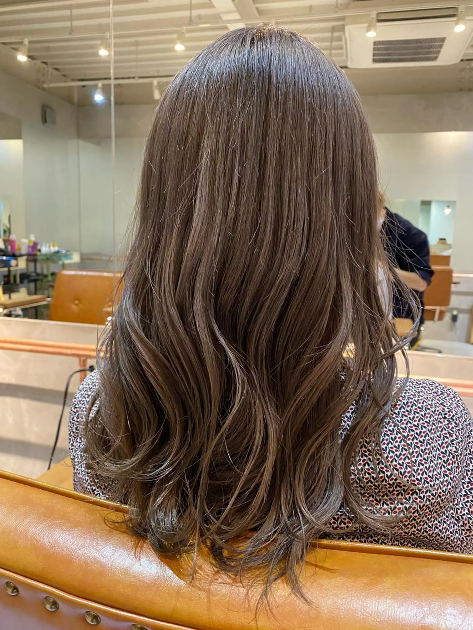 セミロング カラー カット ヘアカラー トリートメント ハイトーン×似合わせ 🌱中川慎之介のヘアスタイル