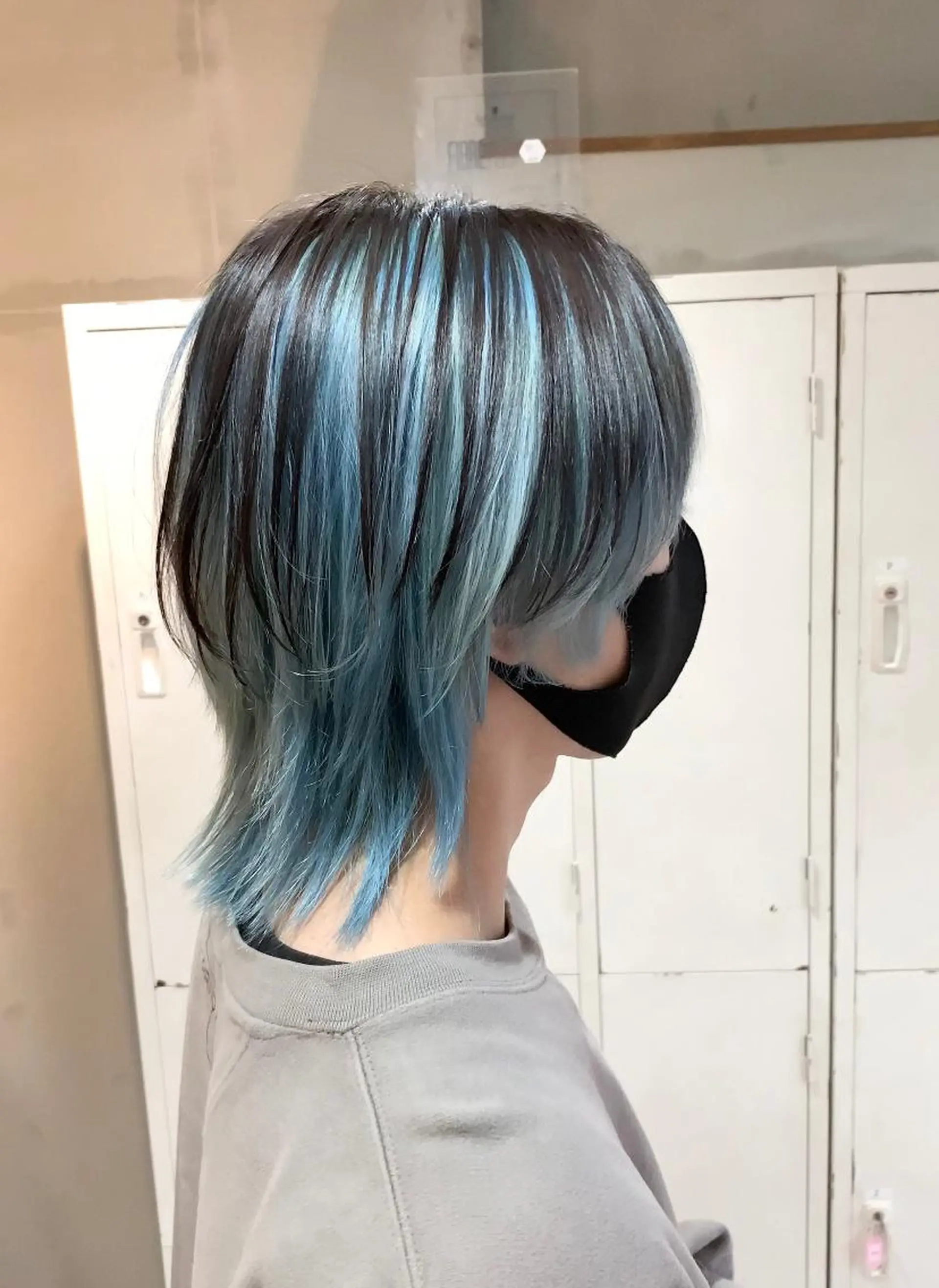 ショート カラー リサ tonieのヘアスタイル