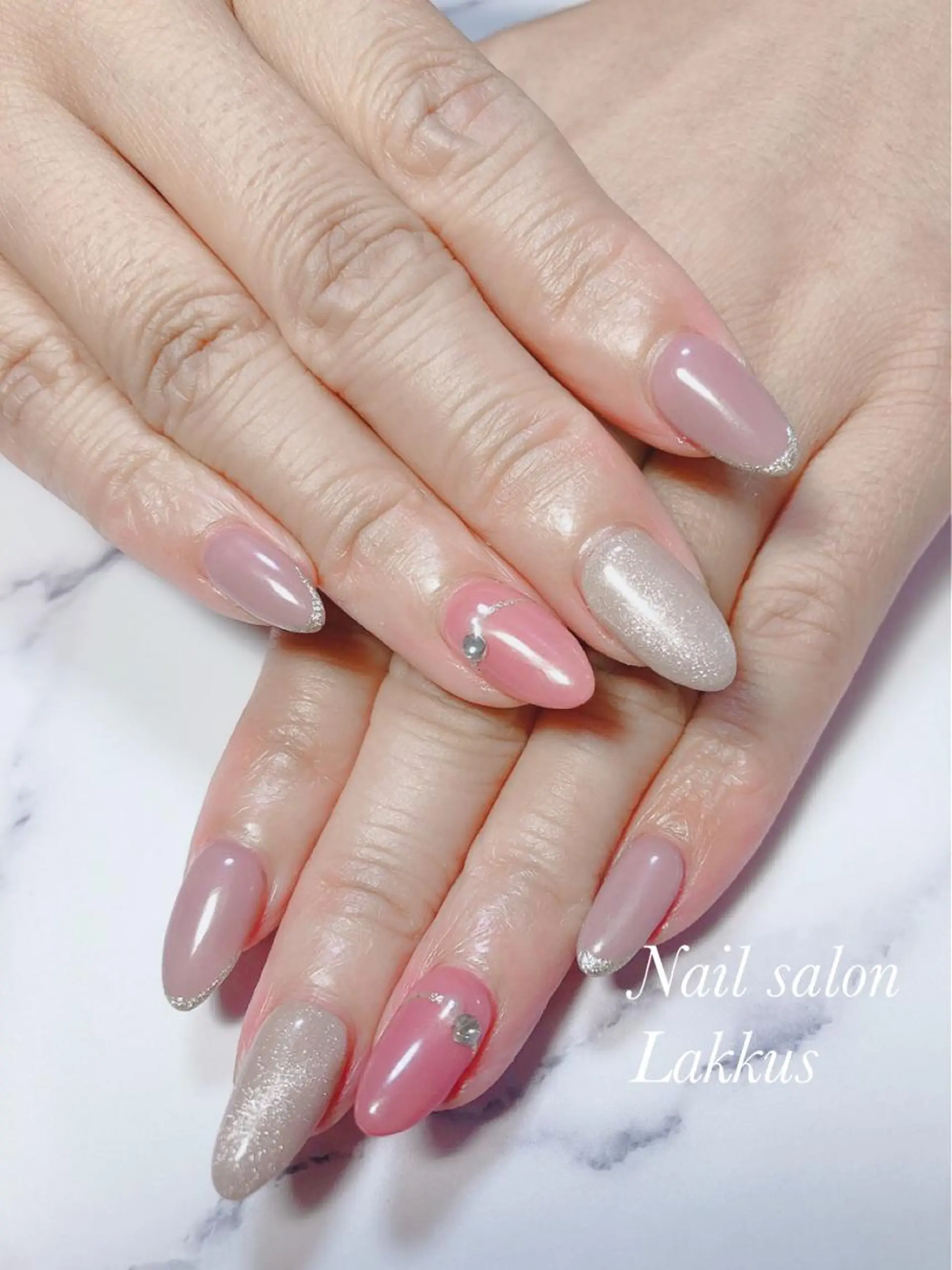 ネイル ハンドネイル Lakkus T－CHIのネイルデザイン