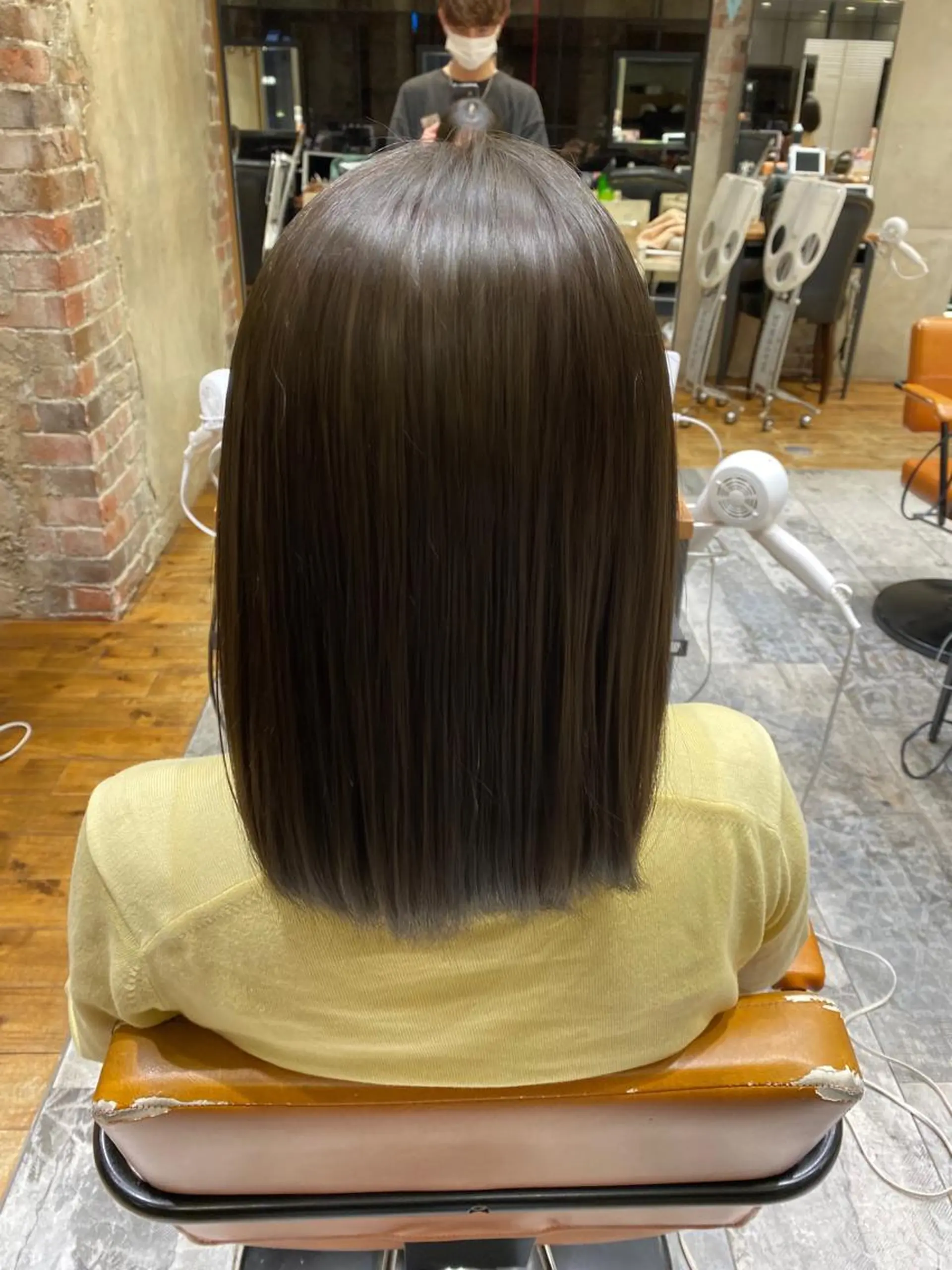 カラー 新宿/レイヤー 顔周りカット溝手優太のヘアスタイル