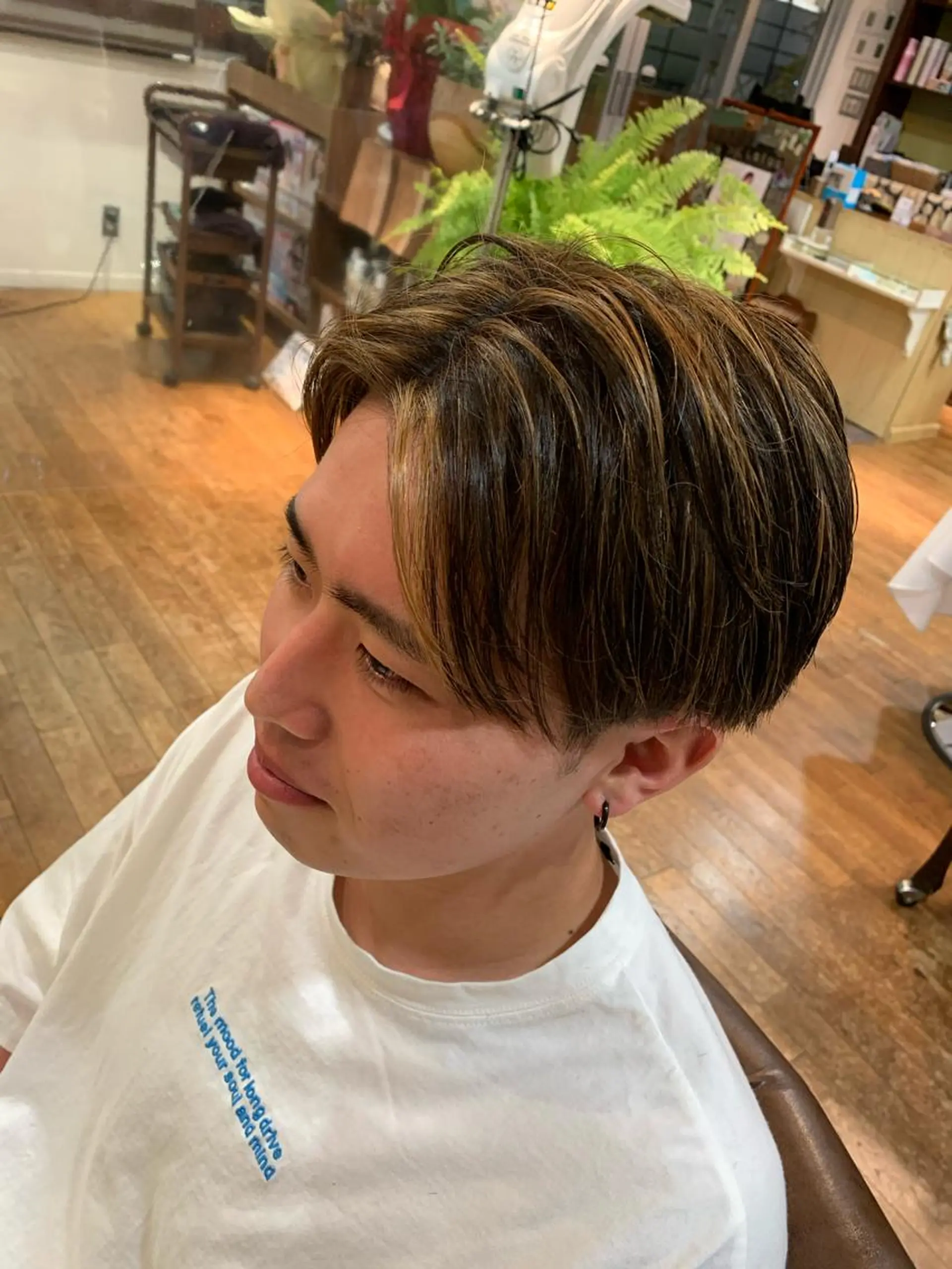 ショート カラー メンズ メンズハイライト ハイライトカラー ハイライト カット特化美容師 齋藤桐のヘアスタイル