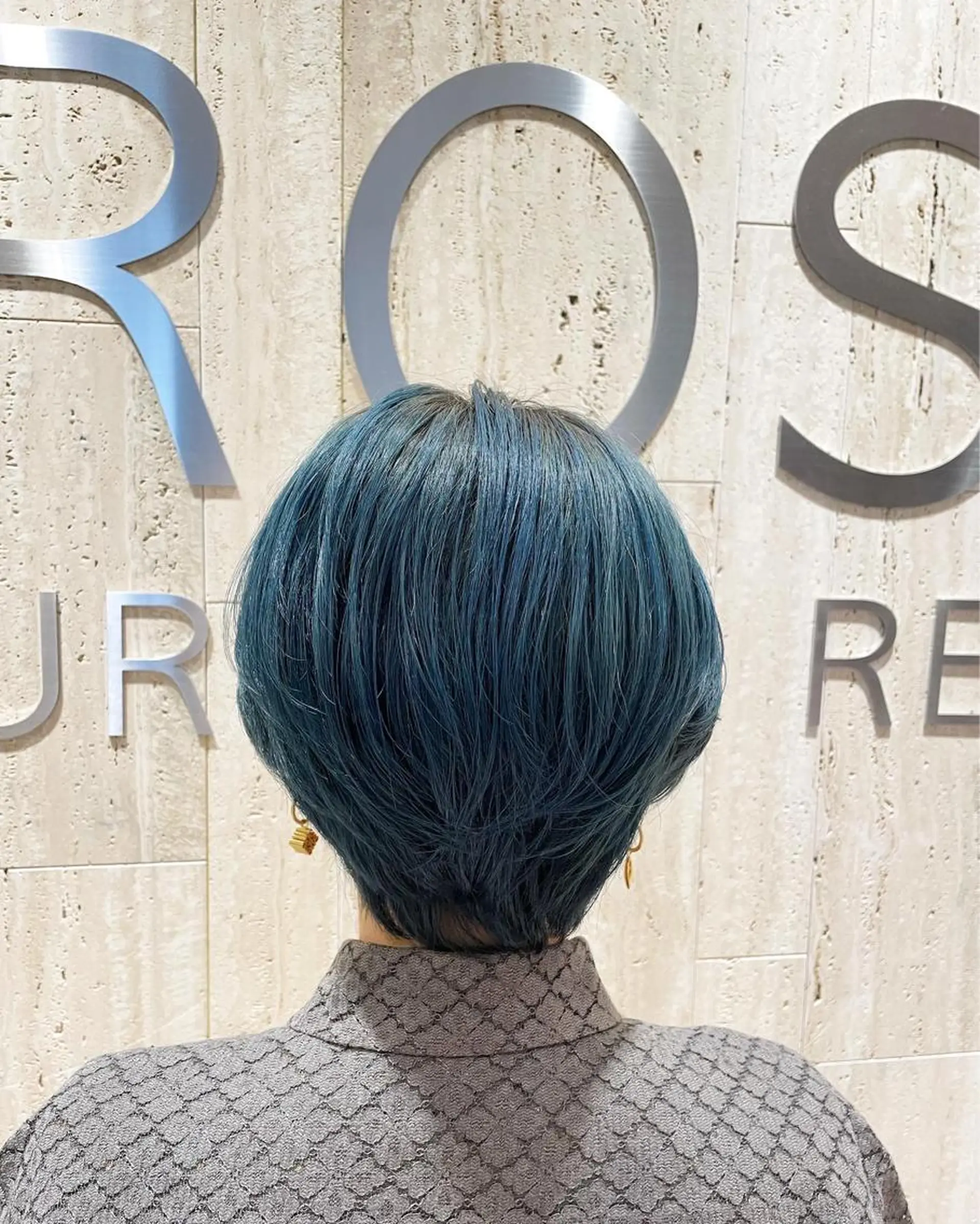 ショート カラー ブルーカラー カット ヘアカラー トリートメント 高橋 芽衣のヘアスタイル