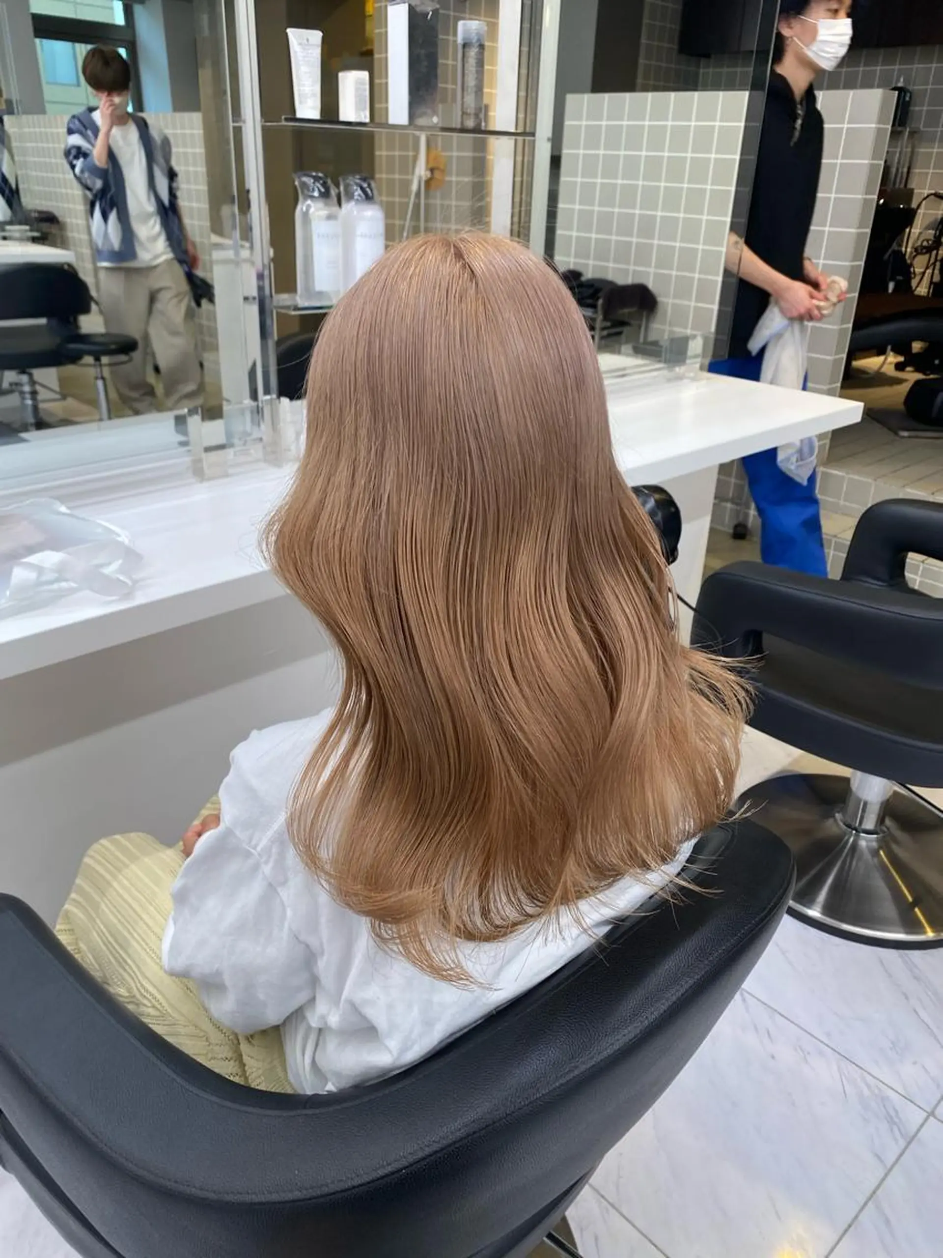 ミディアム カラー ヘアアレンジ キッズ ハイトーンカラー TRU Shino🦋のマツエク・マツパデザイン