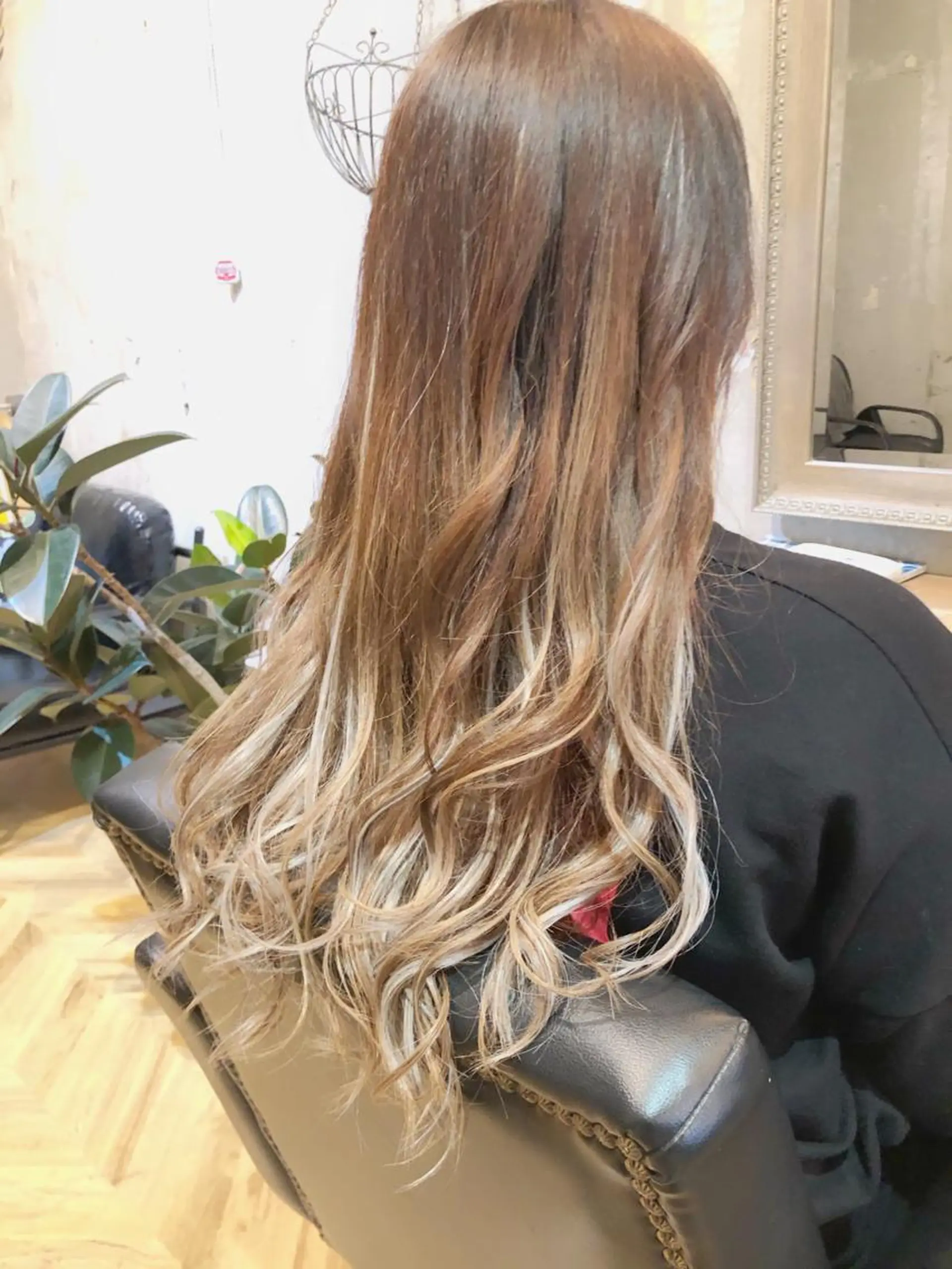 ロング カラー シールエクステ ブロンド グラデーションカラー エクステ カット エクステ エクステ指名No.1 【店長】橘田のヘアスタイル