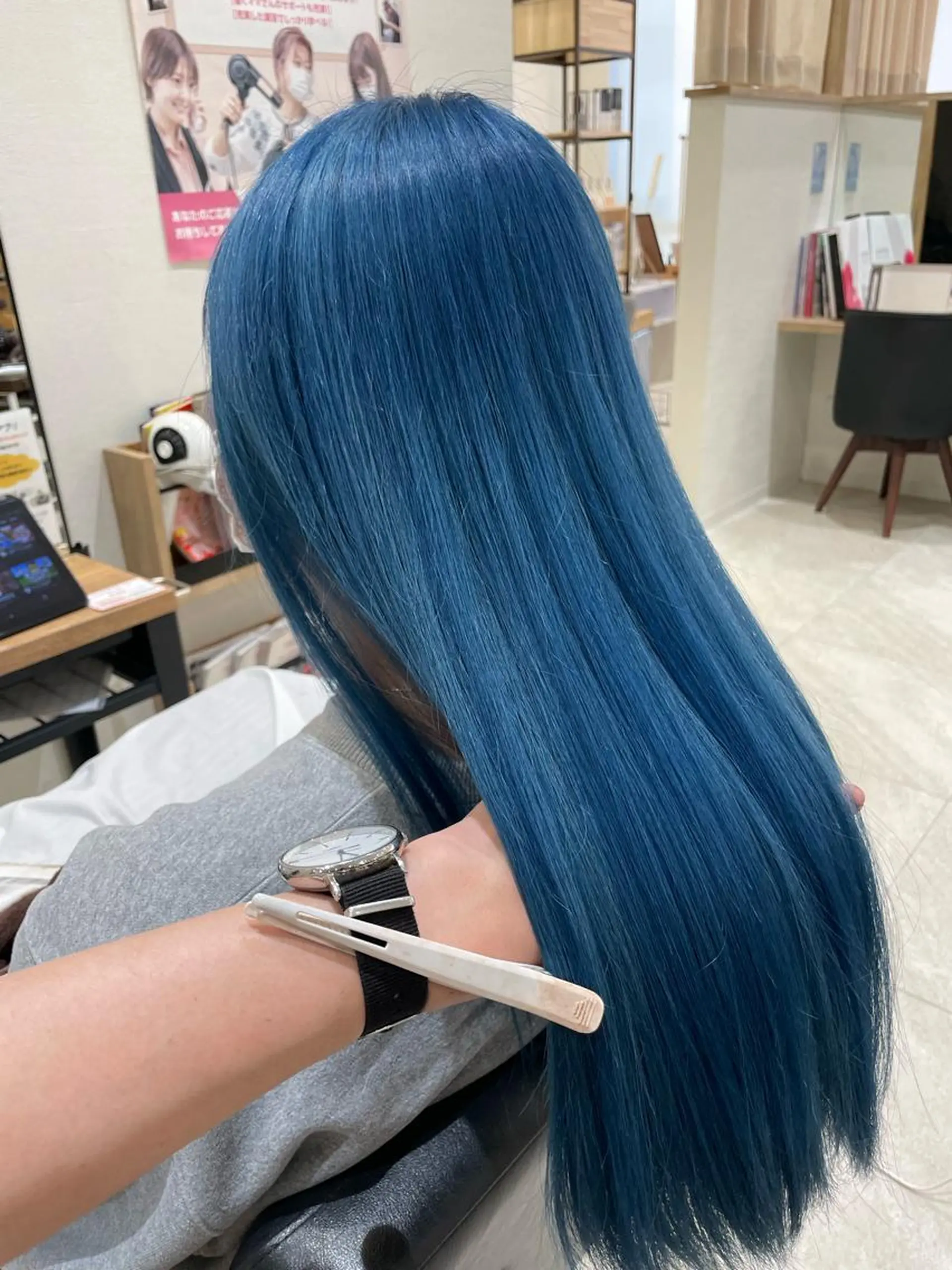 ロング カラー アクアカラー ブリーチ ブルーカラー AGU 三条店 林　雄のヘアスタイル