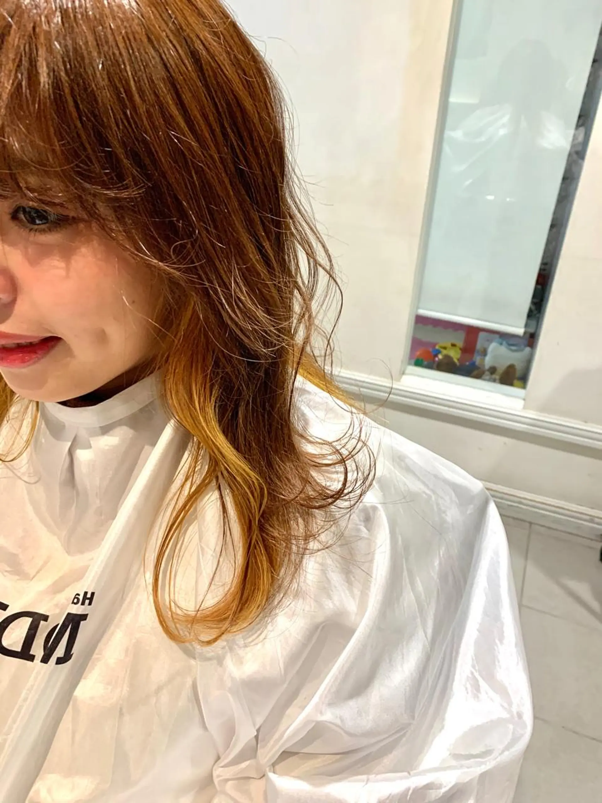 ミディアム カット ヘアカラー トリートメント 美髪形成！色素改善！ 秋田　和輝のヘアスタイル