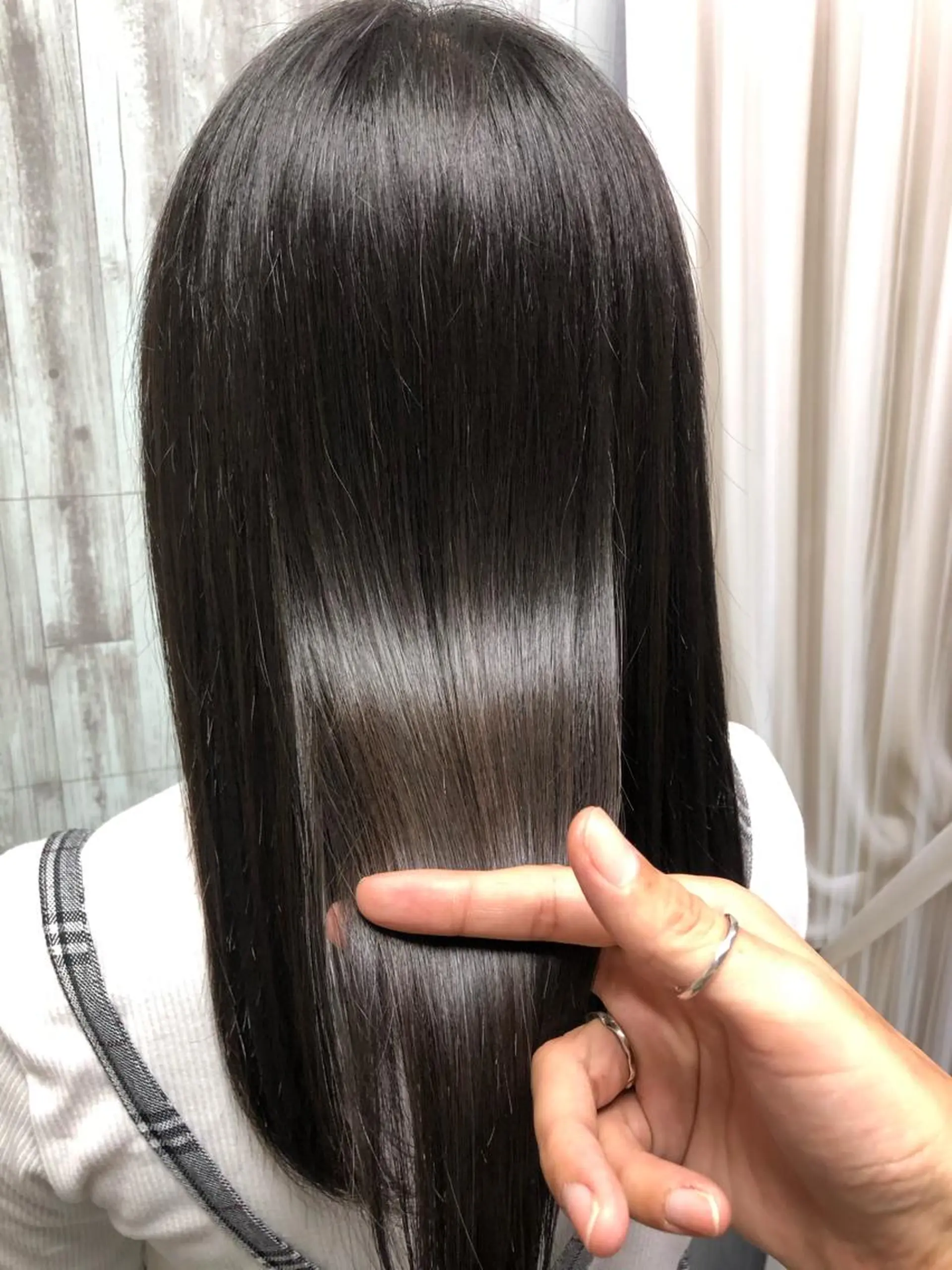 セミロング トリートメント AUBE HAIR unli所属・レイヤーカット× 髪質改善カラー　片山のヘアスタイル