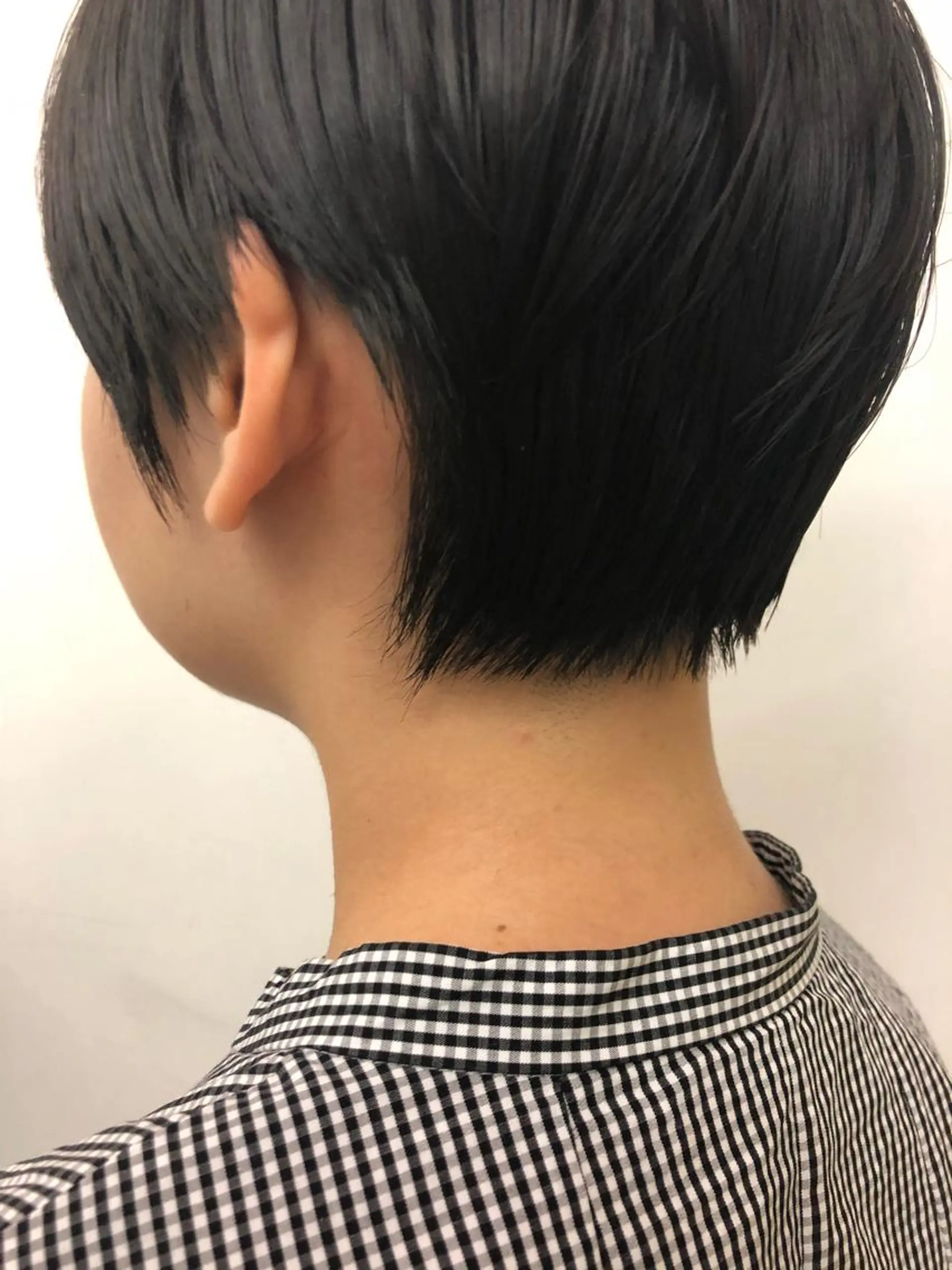 ショート カラー 🌈圧倒的デザイン力 内井省吾のヘアスタイル