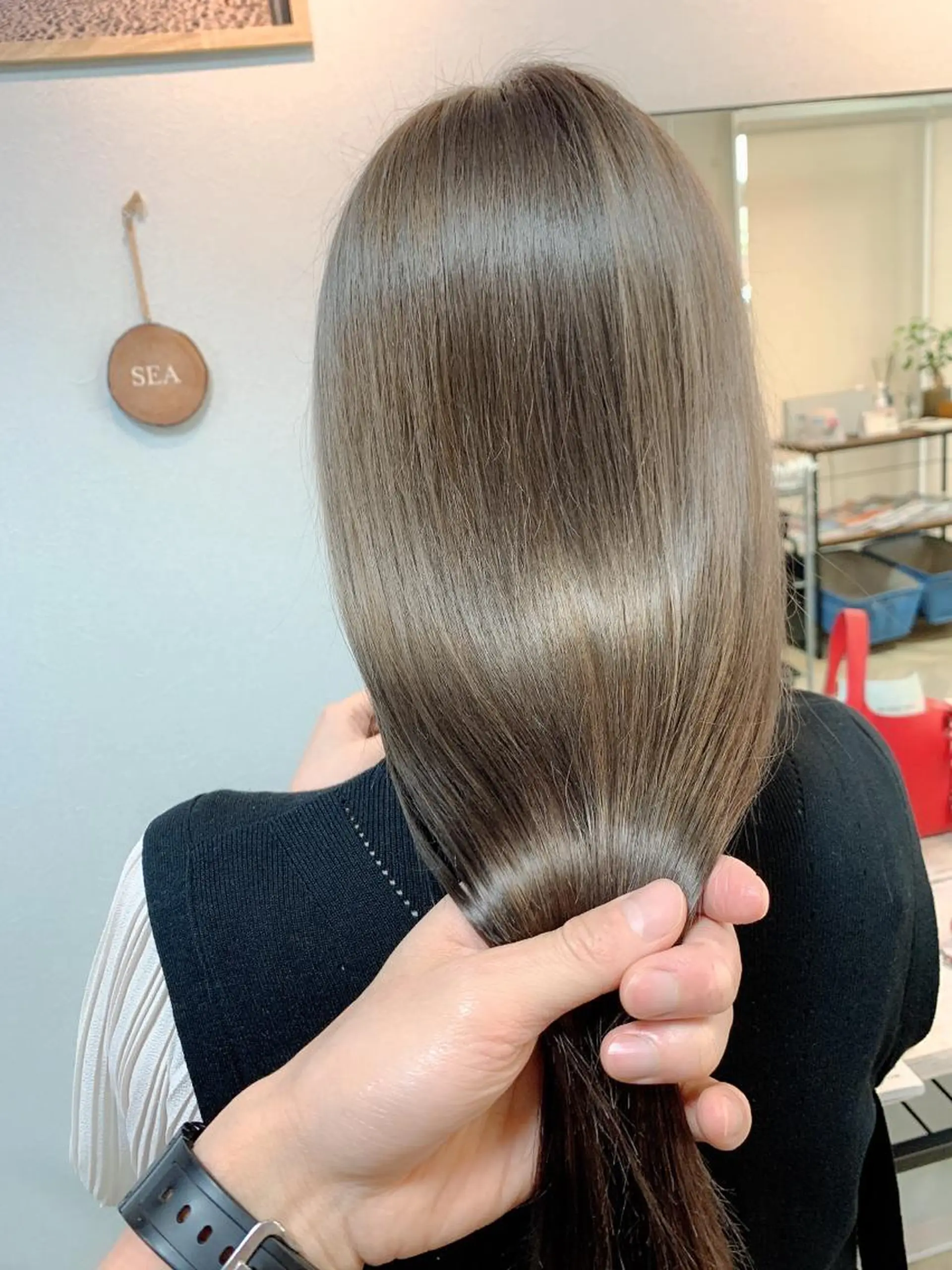 ロング カラー ベージュカラー ブリーチ ヘアカラー トリートメント Beach private salon所属・Beach 代表 KENTAのヘアスタイル