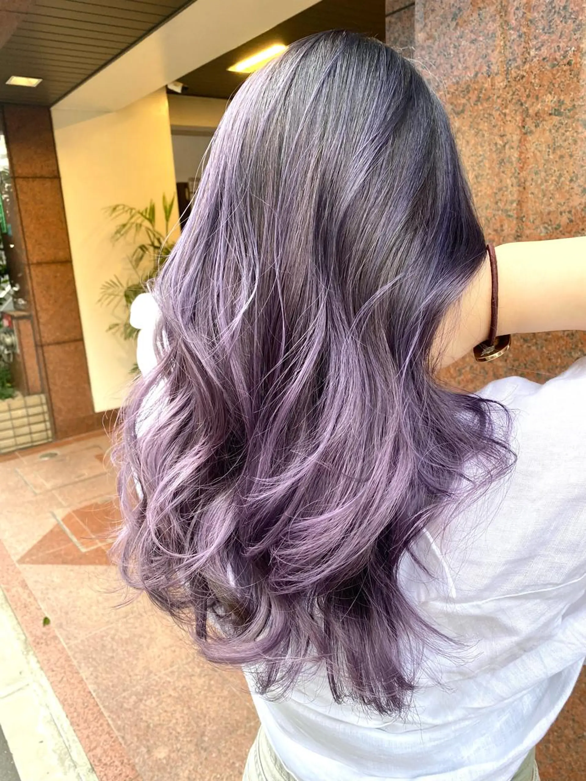 ミディアム カラー ヘアアレンジ バレイヤージュ グレージュ ラベンダーカラー ラベンダーグレージュ ラベンダーグレー TOPSTYLIST 🇬🇧JIMMYのヘアスタイル