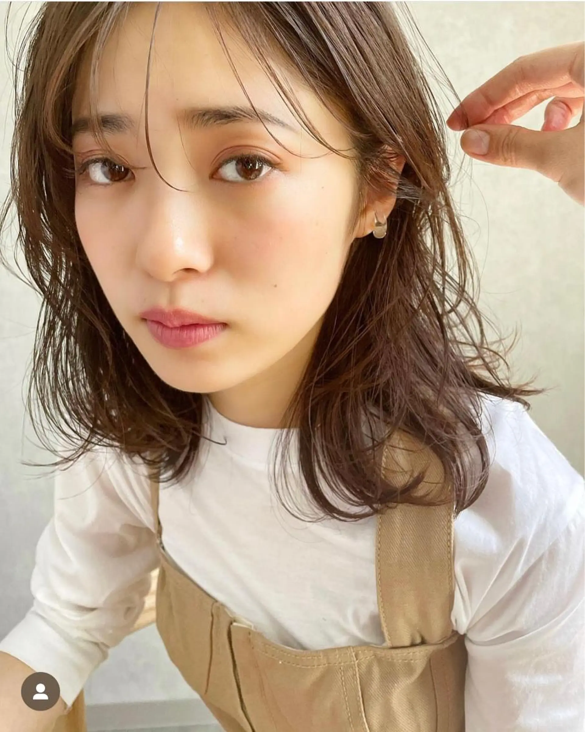 セミロング 箱崎 凪沙のヘアスタイル