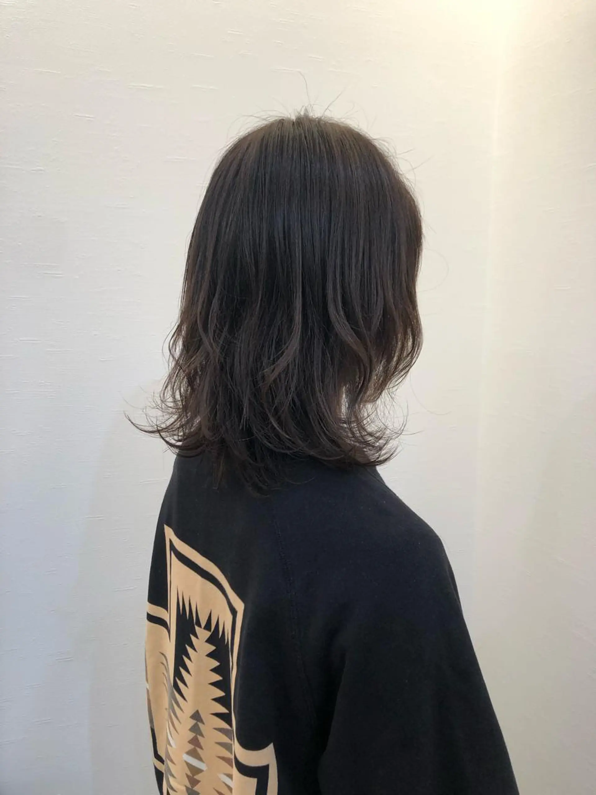 ミディアム ツノガイ エリのヘアスタイル