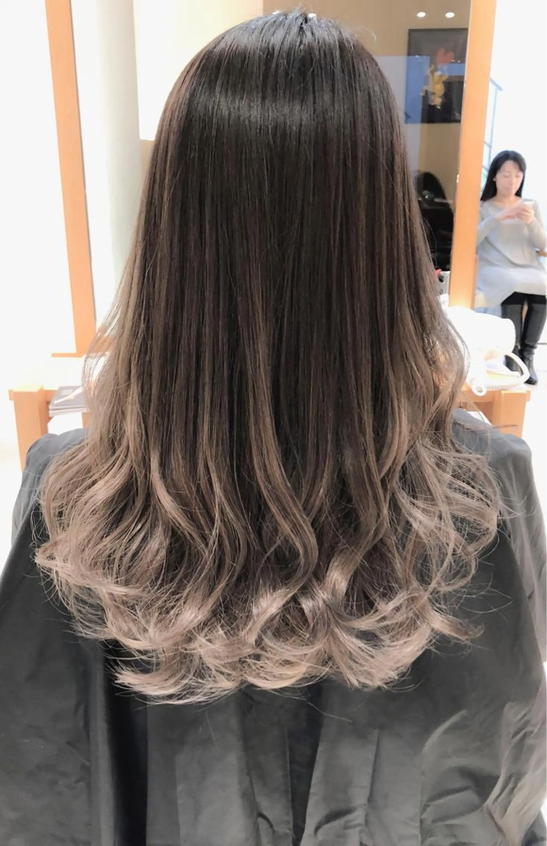 ミディアム カラー ヘアアレンジ アッシュ アッシュグレー アッシュグレージュ 透明感カラー グラデーションカラー モテ髪透明感❤️ デイズヘアカラーのヘアスタイル