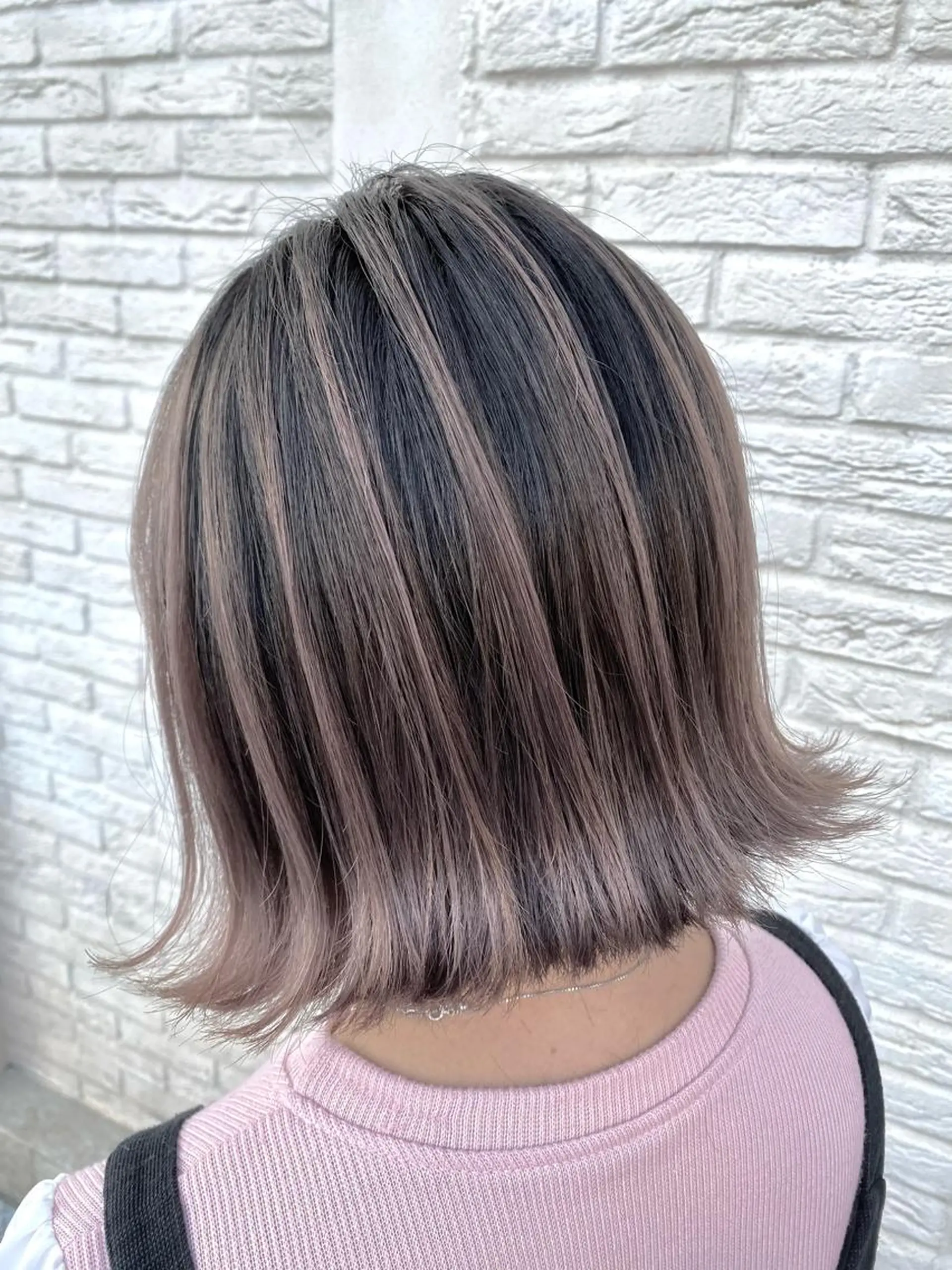 ミディアム レイヤーカット ヘアカラー バレイヤージュ 隅中秀弥のヘアスタイル