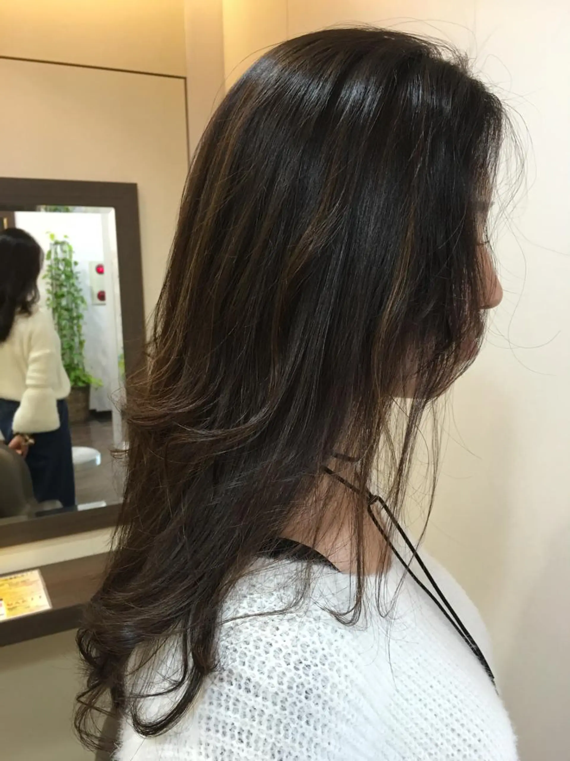 カラー ブルーカラー ブルージュ ハイライトカラー yaya✂︎ 美髪/艶カラーのヘアスタイル