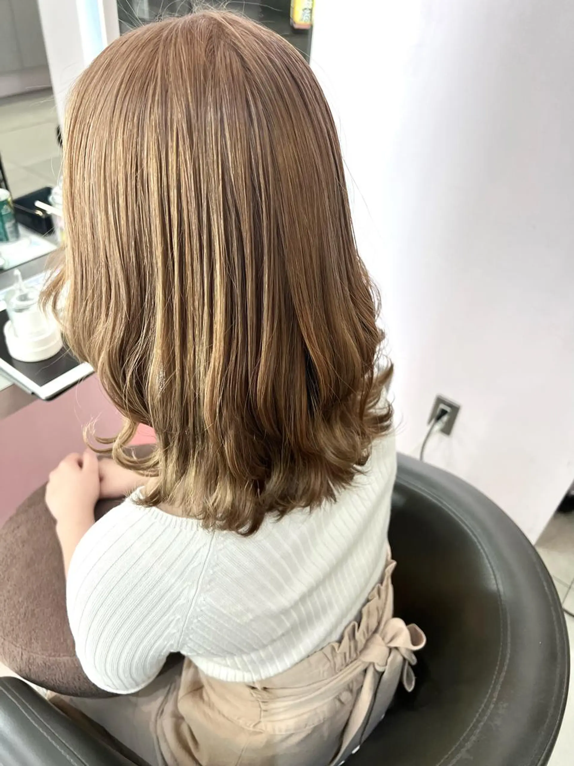 ミディアム Eleanor 池袋 ミカのヘアスタイル